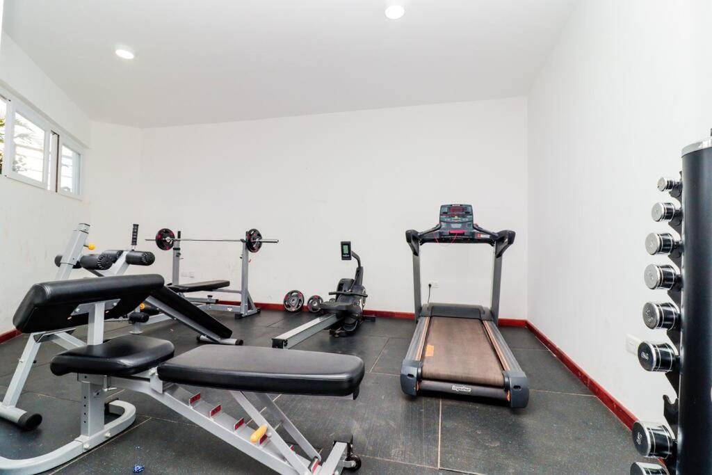 Luxury 2 BDRM all ensuite Apt in Kilimani with balcony views view 4