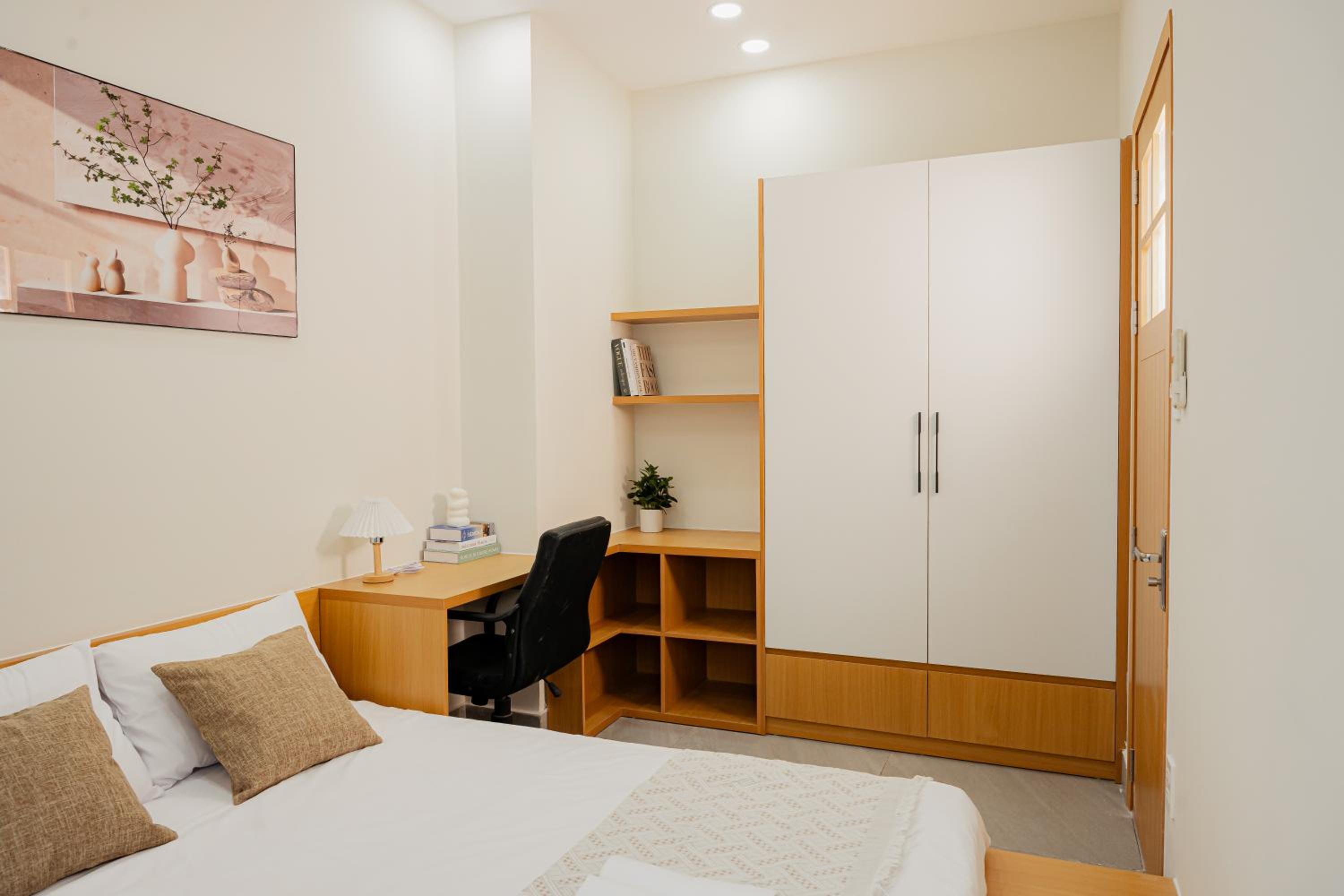 Calme Saigon Home
