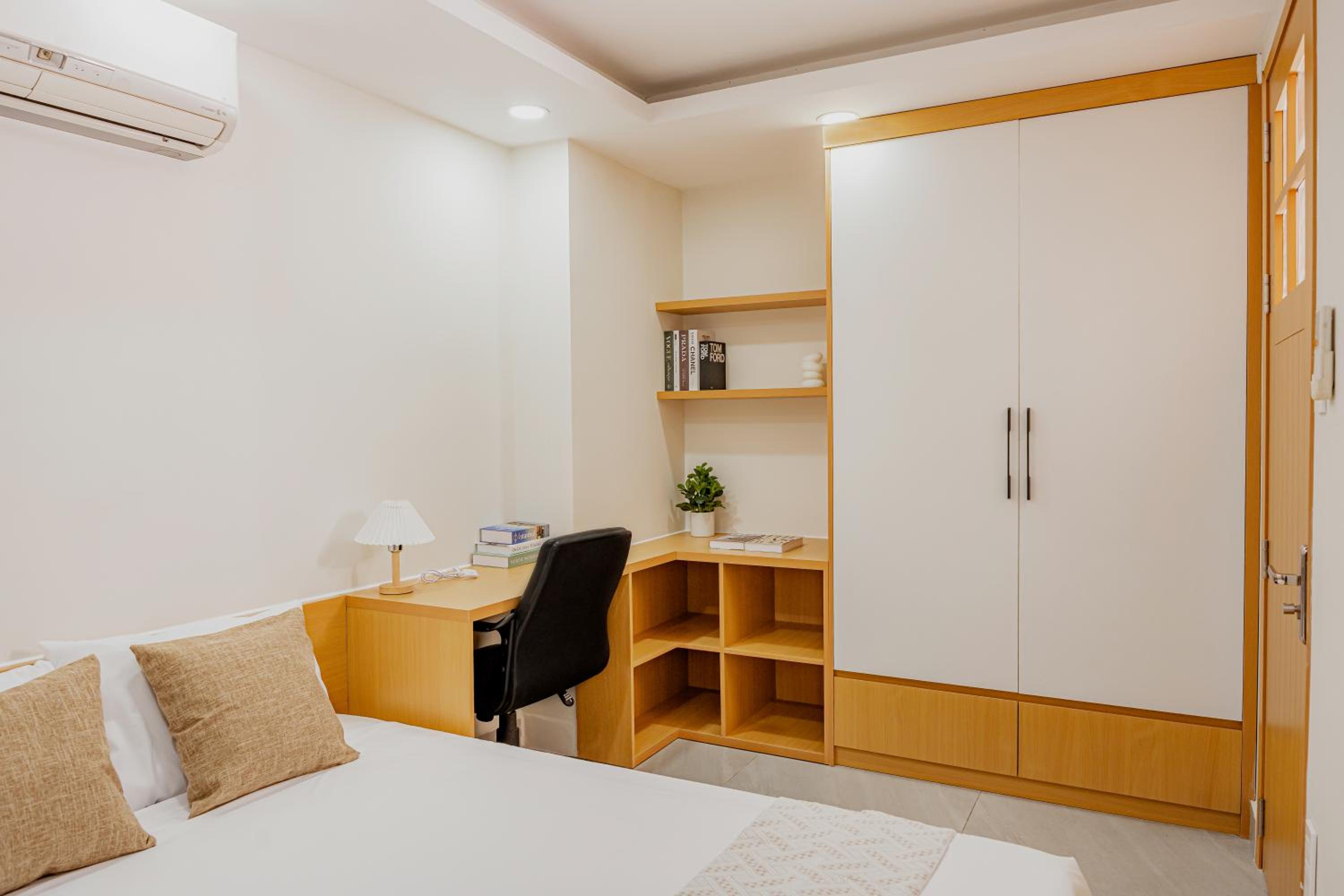 Calme Saigon Home