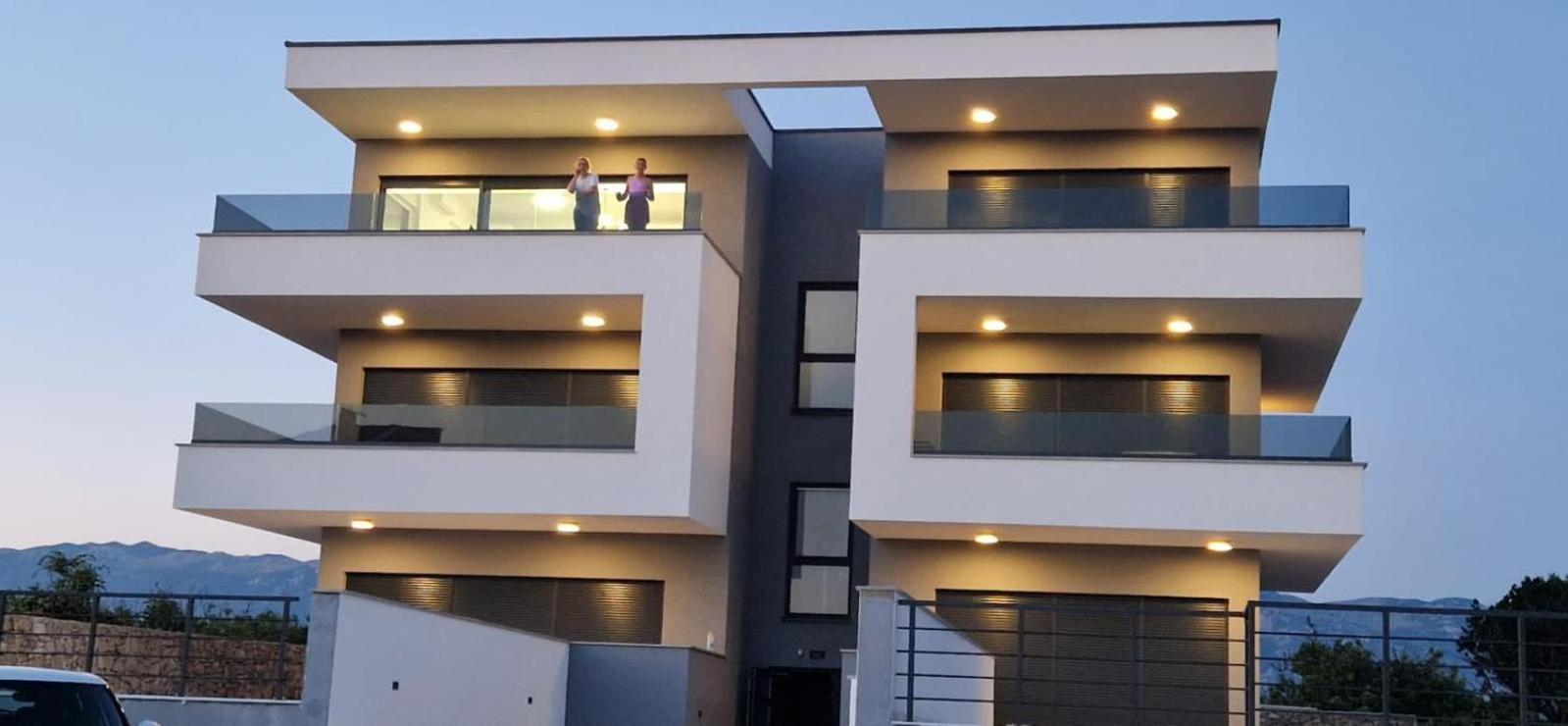 Wohnung mit wunderschönen Meer- und Bergen- Aussicht
