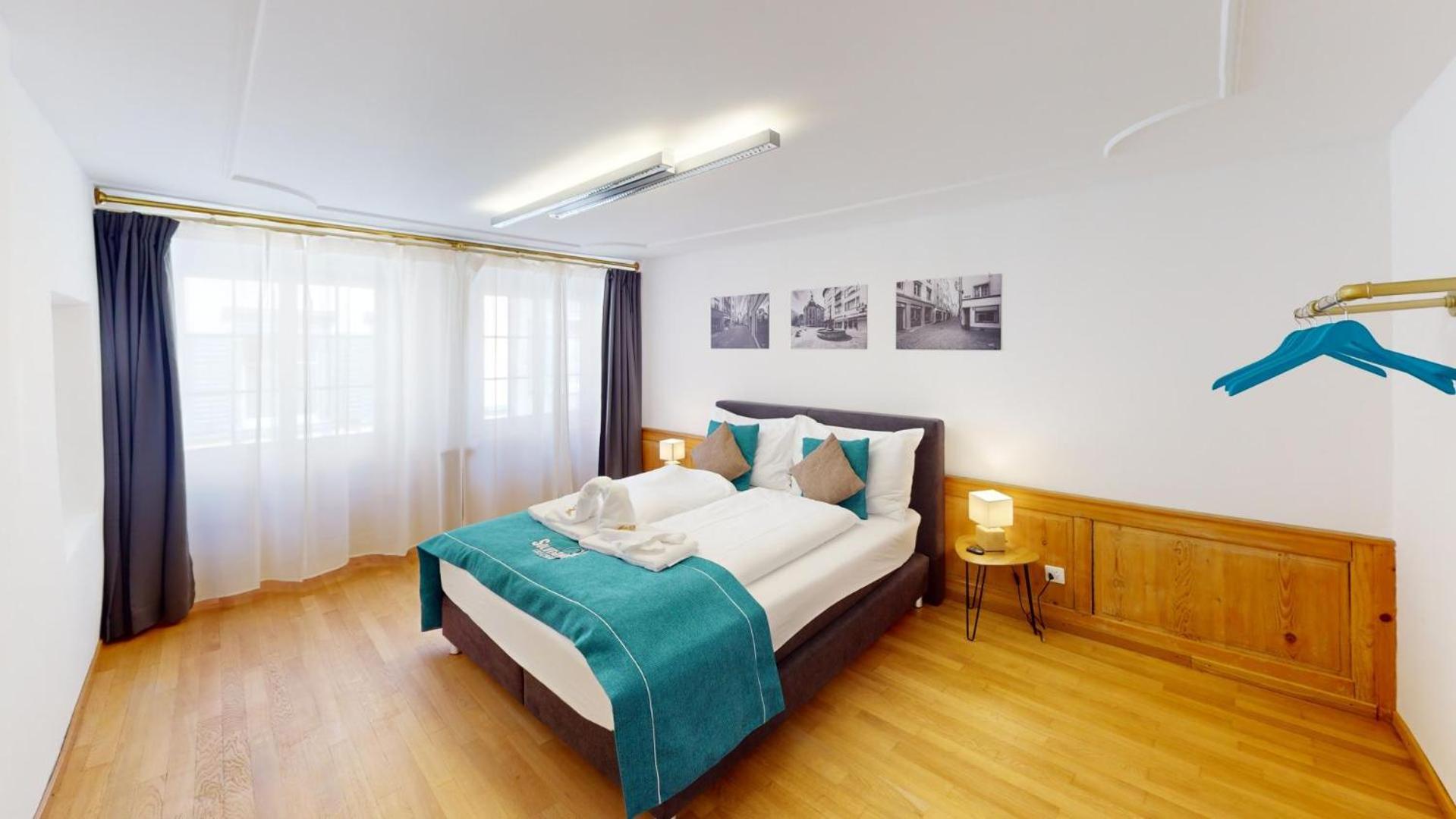 Zentrale 5,5 Zimmer Wohnung für bis zu 8 Personen