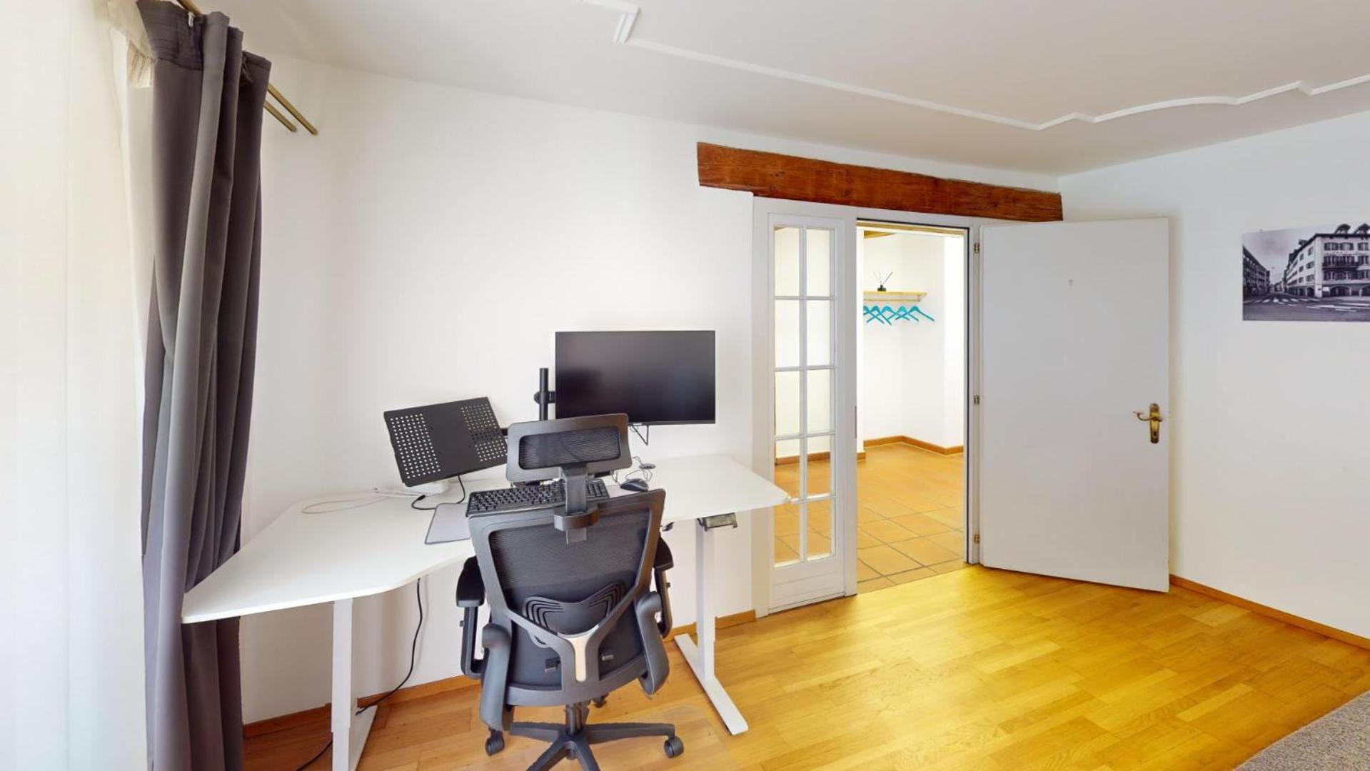 Zentrale 5,5 Zimmer Wohnung für bis zu 8 Personen