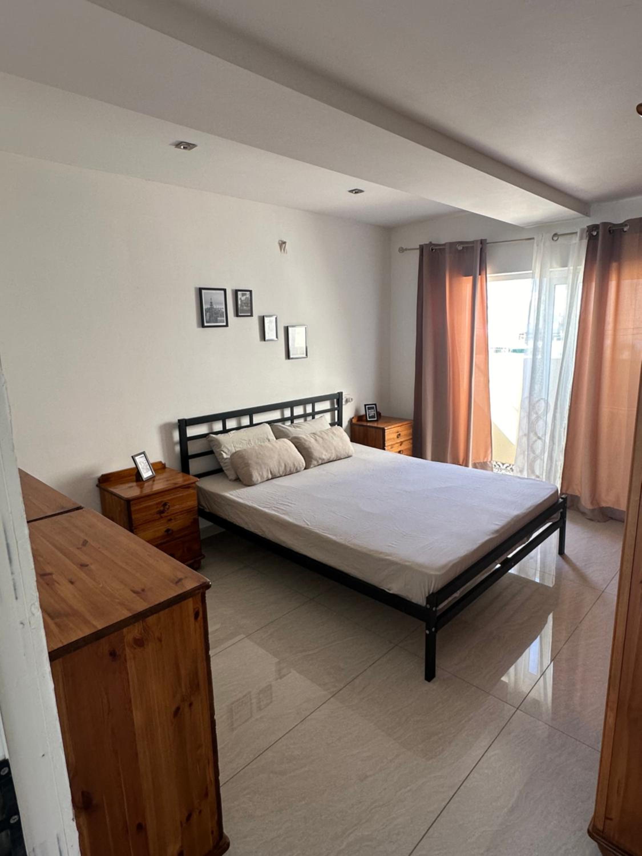 Cosy One-bedroom Penthouse view 4