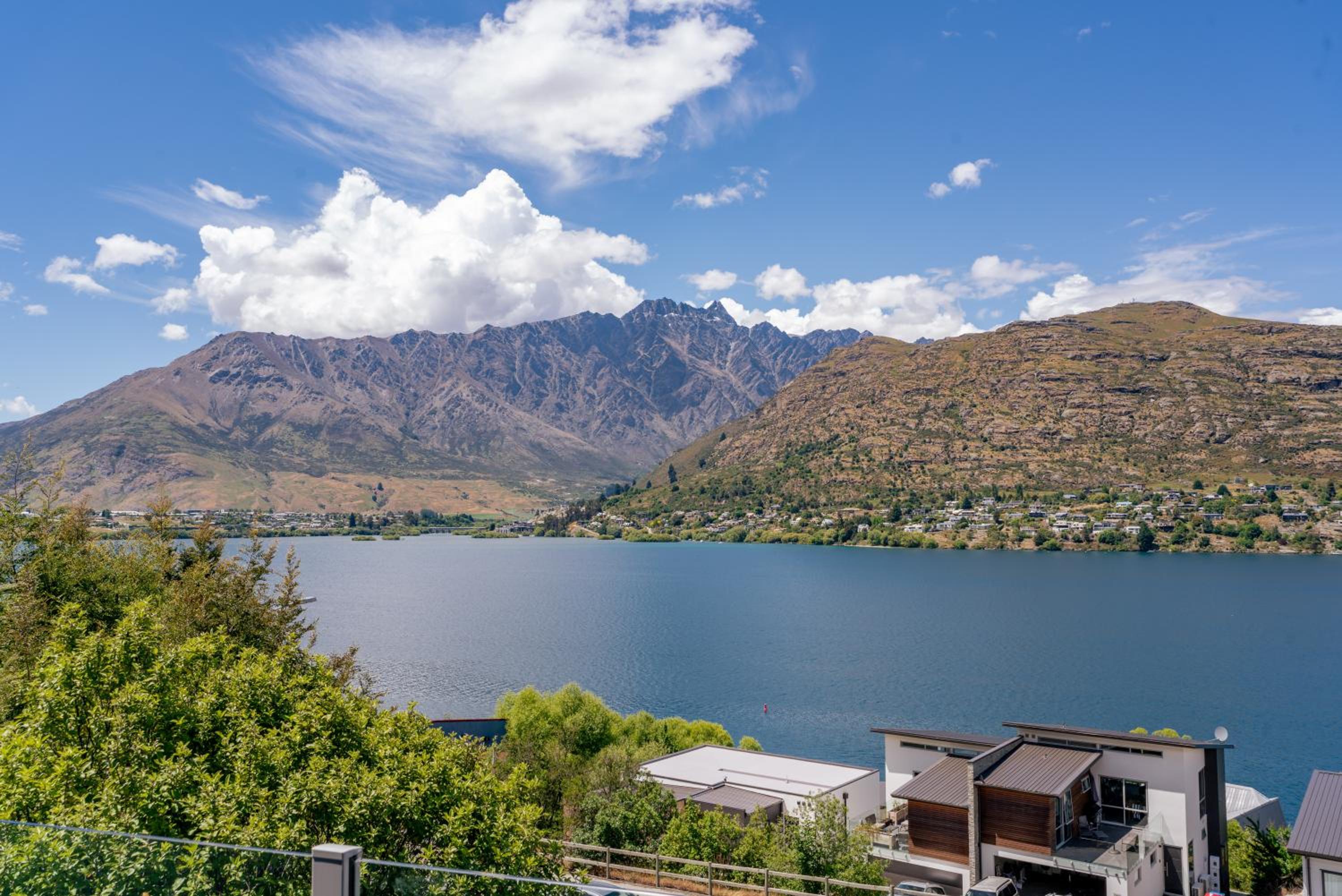 Lake View Greenstone Apartment ONE view 4