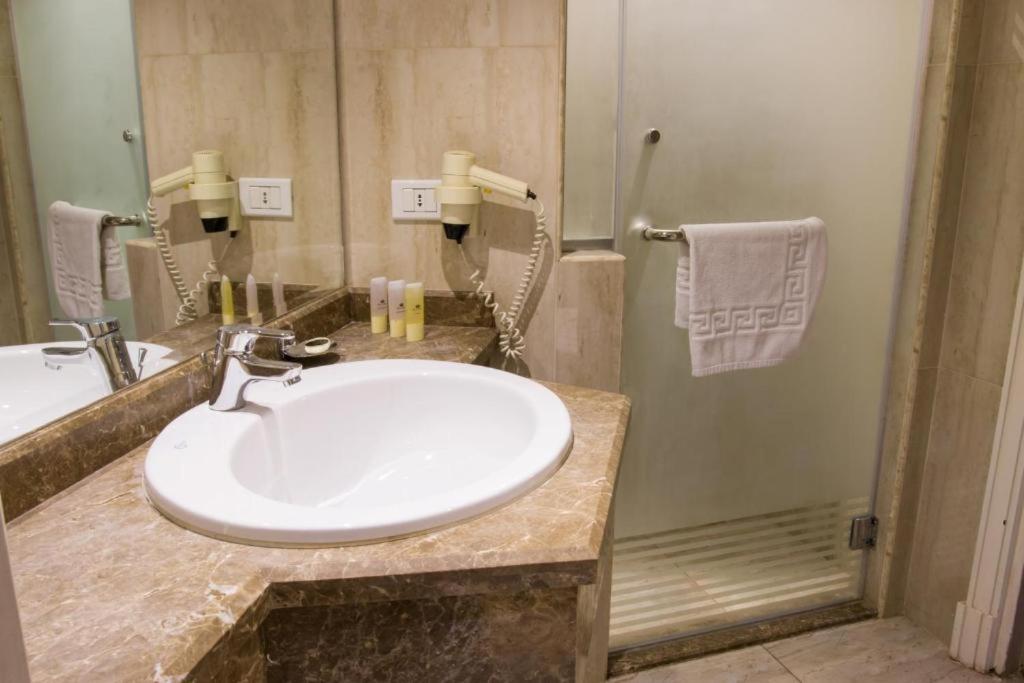 Paradise Inn Beach Resort — photo 142
