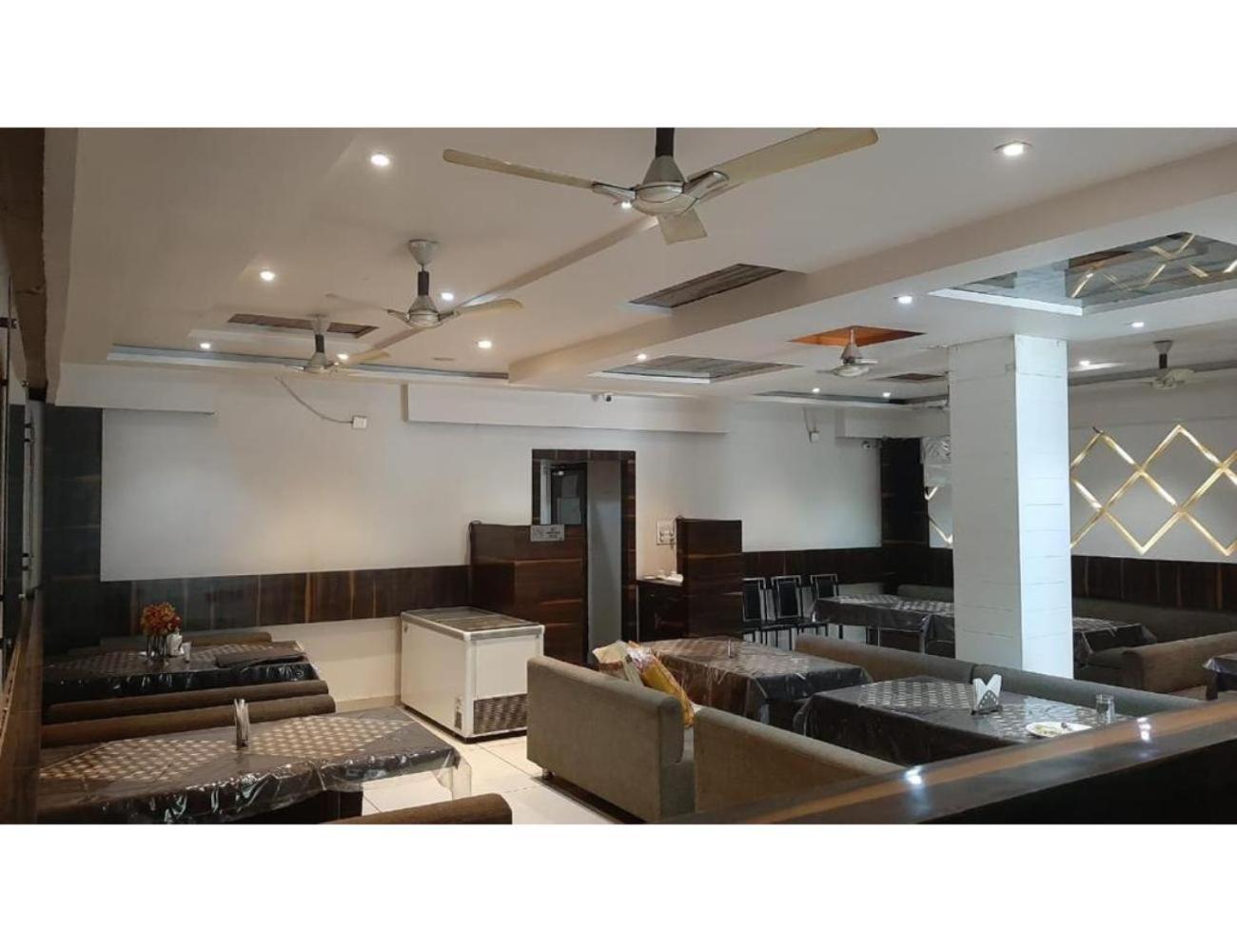 Hotel Surbhi Palace, Gadarwara view 5