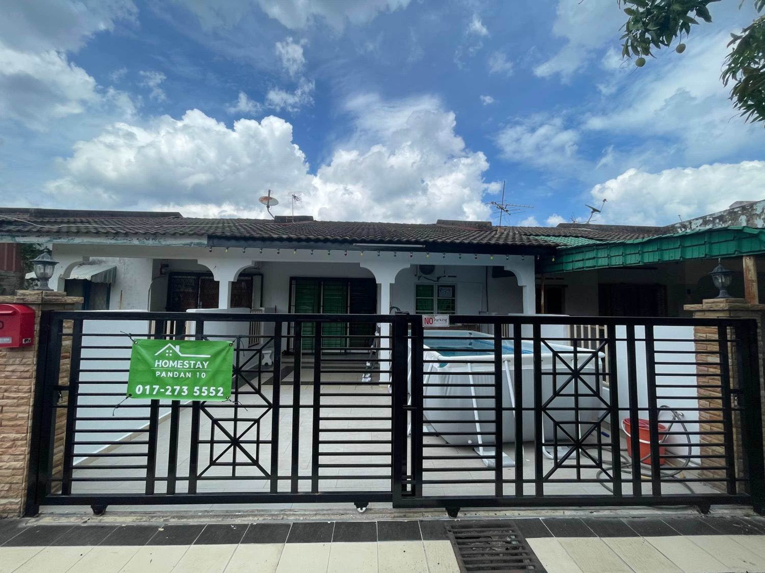 HOMESTAY PANDAN 10 photo 1