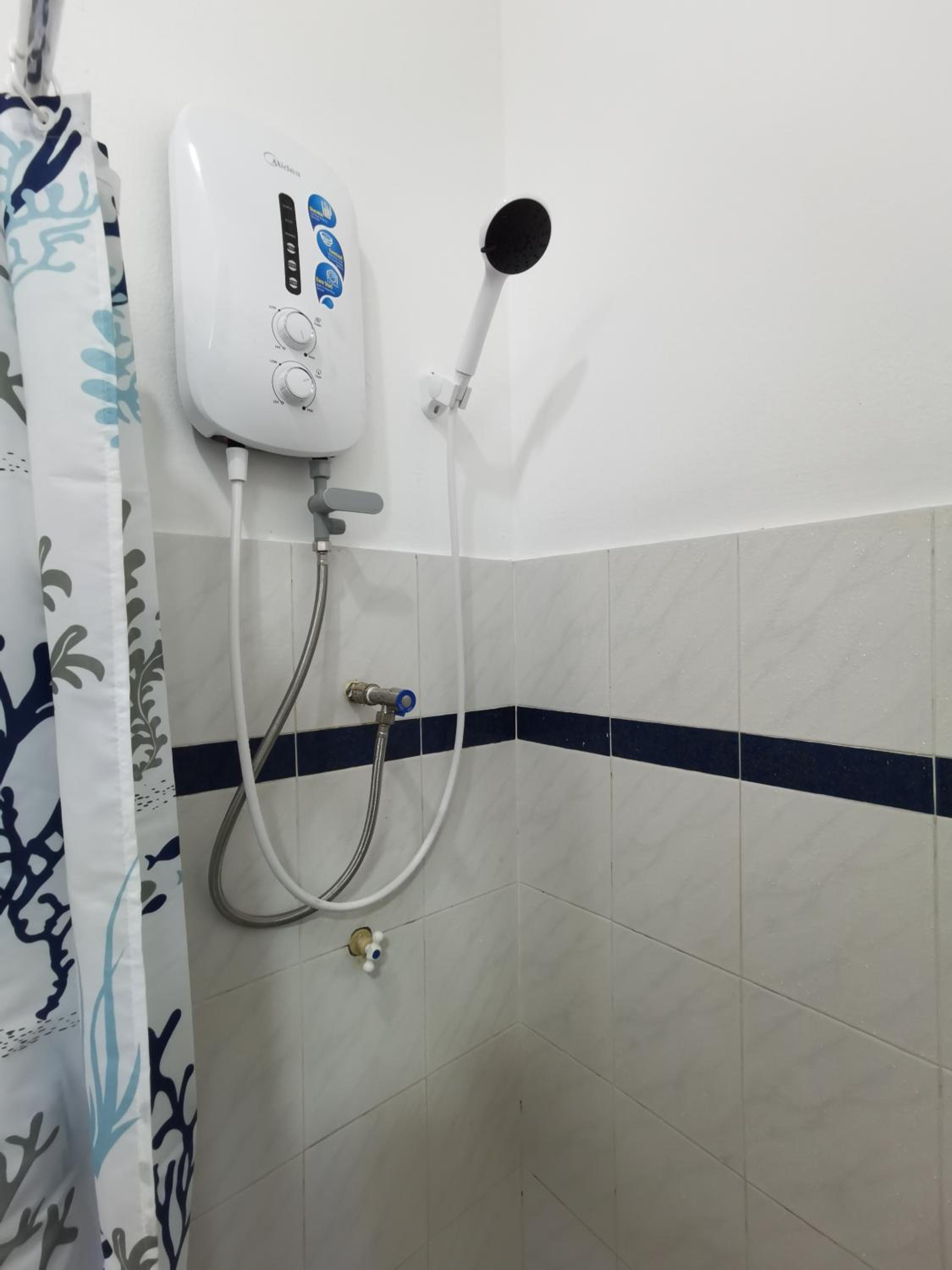 Melaka Town 5min to Mahkota Parade Peacestay 3BR 7-10 Pax Bandar Hilir photo 4
