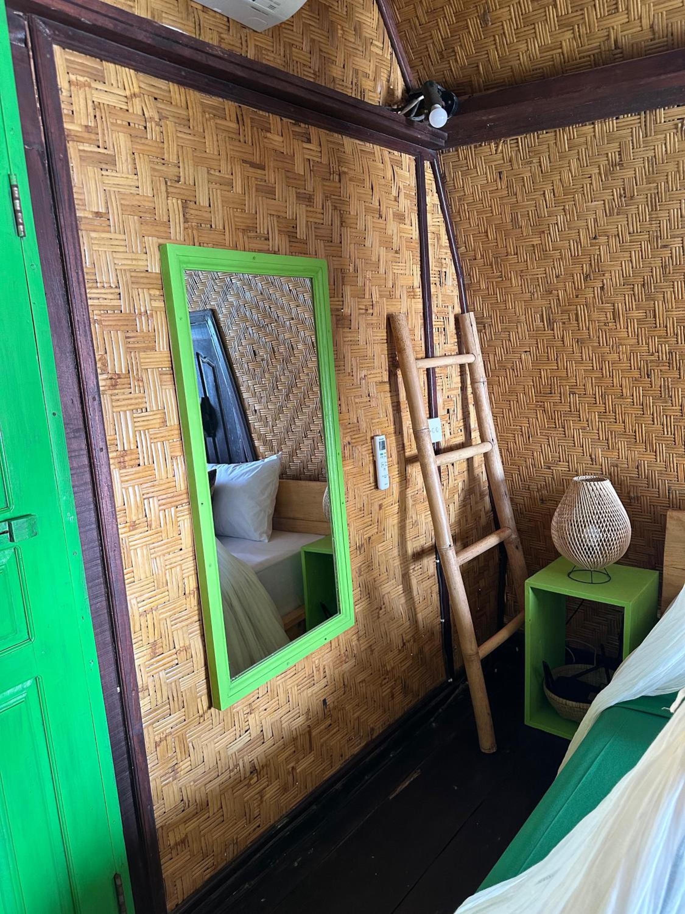 Photo 12