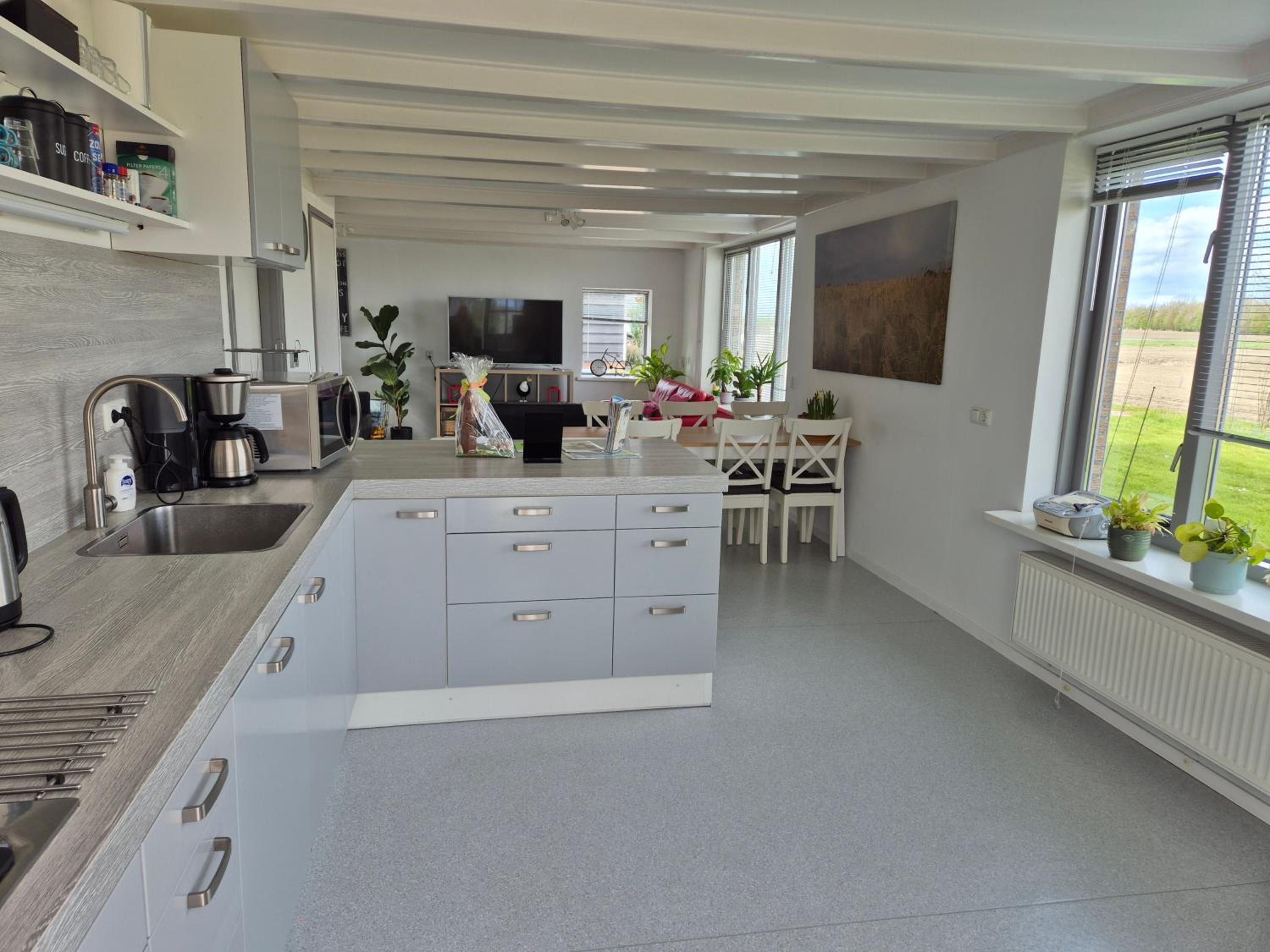 Vrijstaande ruime familiewoning landelijk gelegen view 5