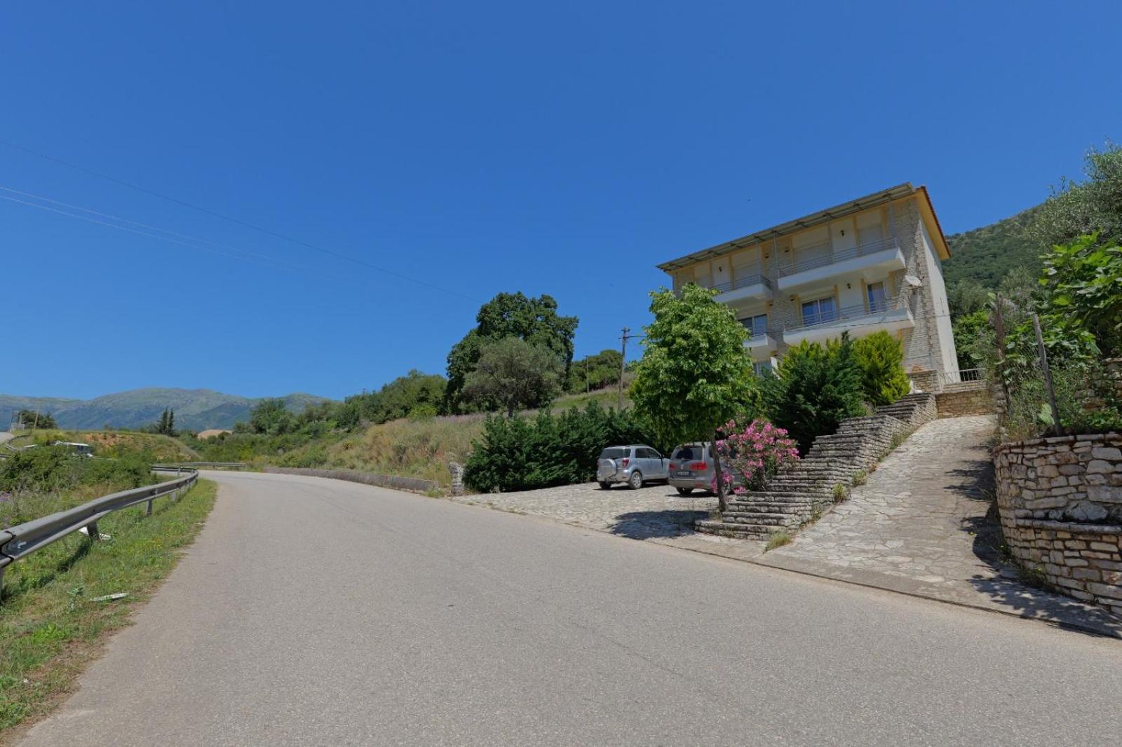 Llamani Apartments