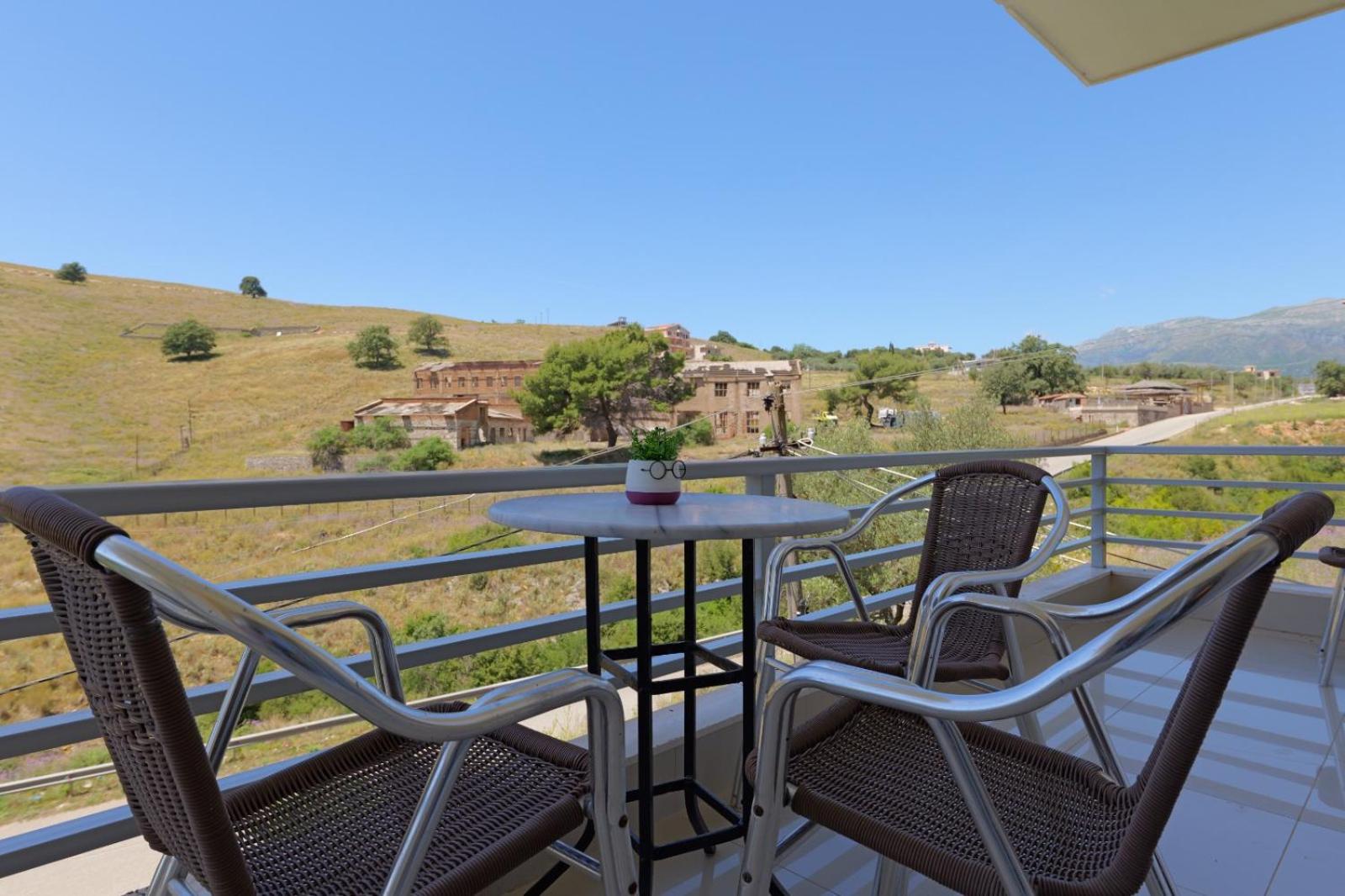 Llamani Apartments