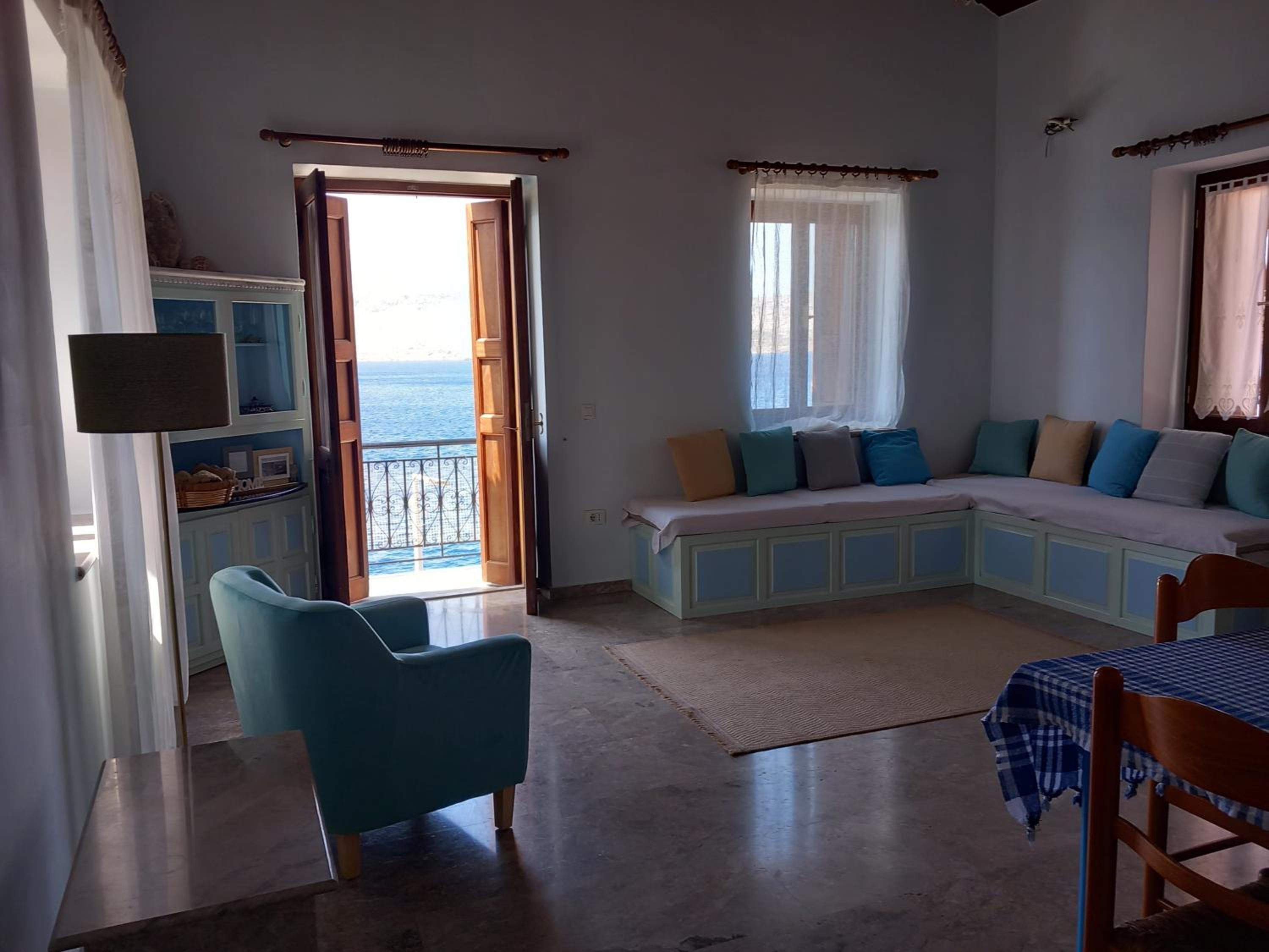Petalo House