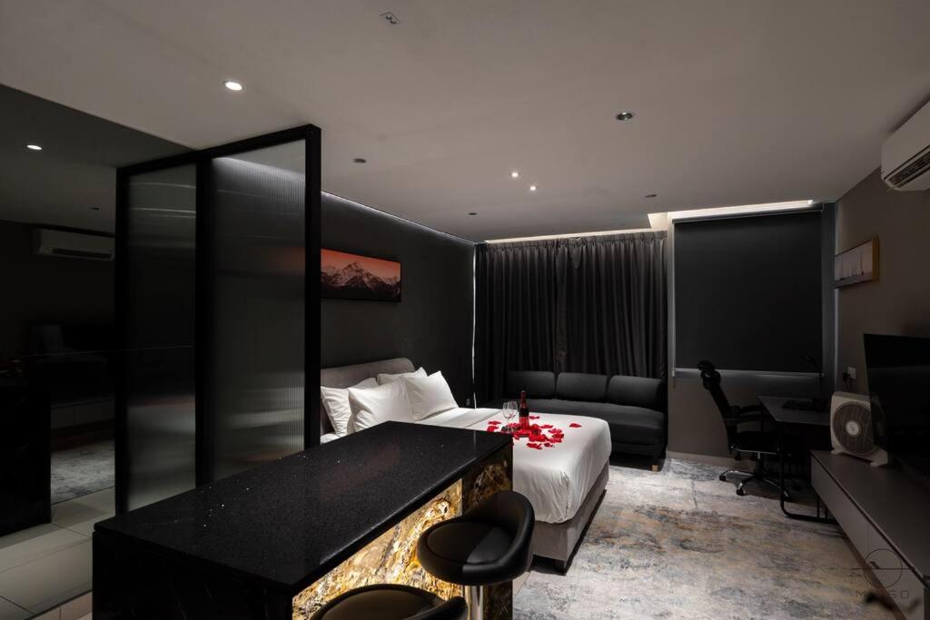 Romantic Homestay JB #Bathtub #Couple #Mood
