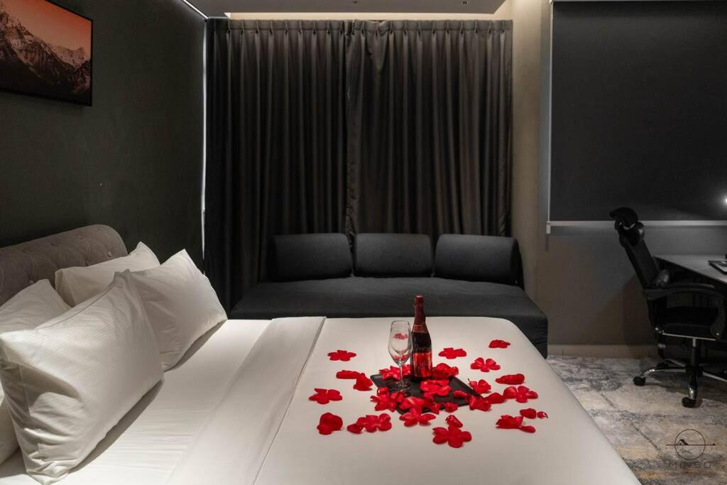 Romantic Homestay JB #Bathtub #Couple #Mood