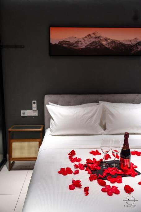 Romantic Homestay JB #Bathtub #Couple #Mood