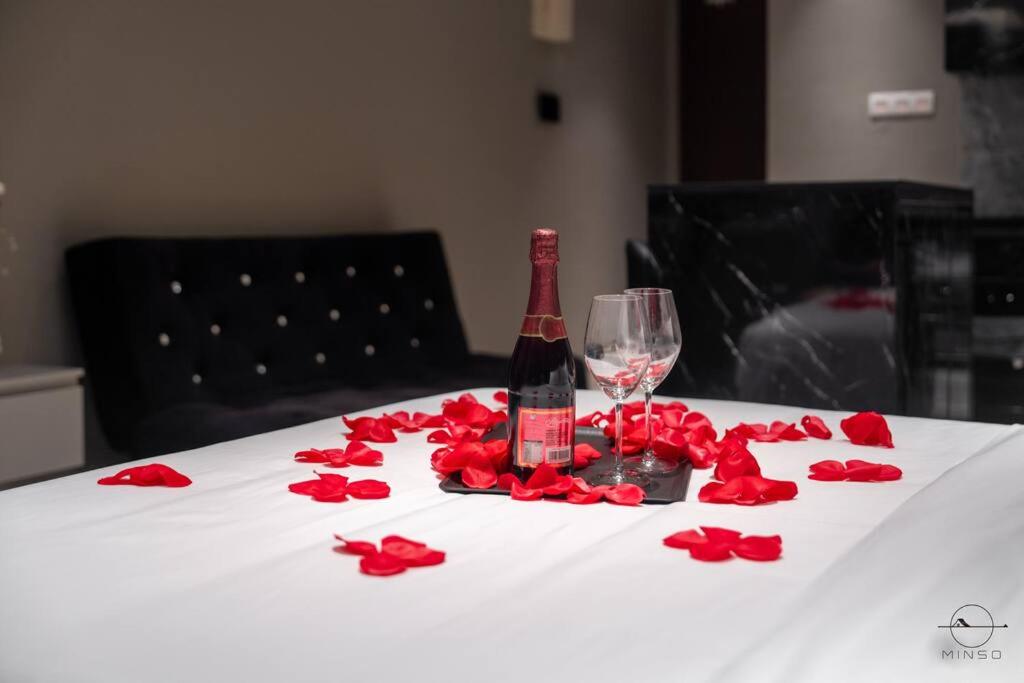 Romantic Homestay JB #Bathtub #Couple #Mood