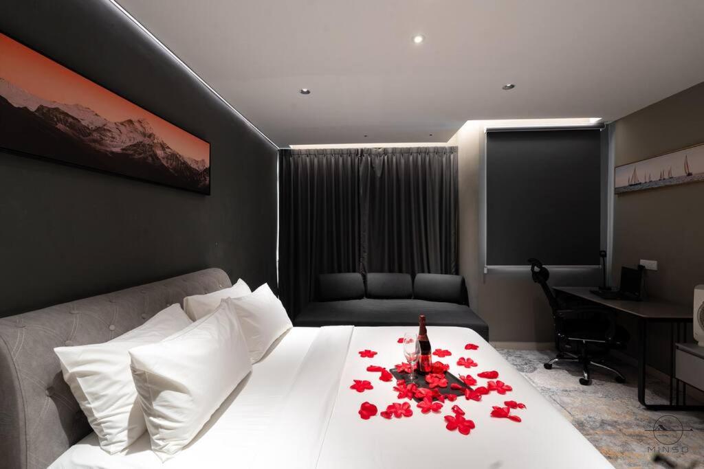 Romantic Homestay JB #Bathtub #Couple #Mood