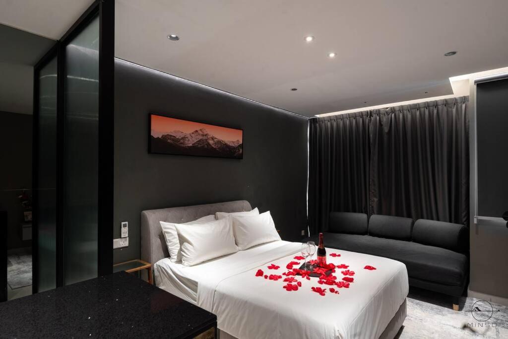 Romantic Homestay JB #Bathtub #Couple #Mood