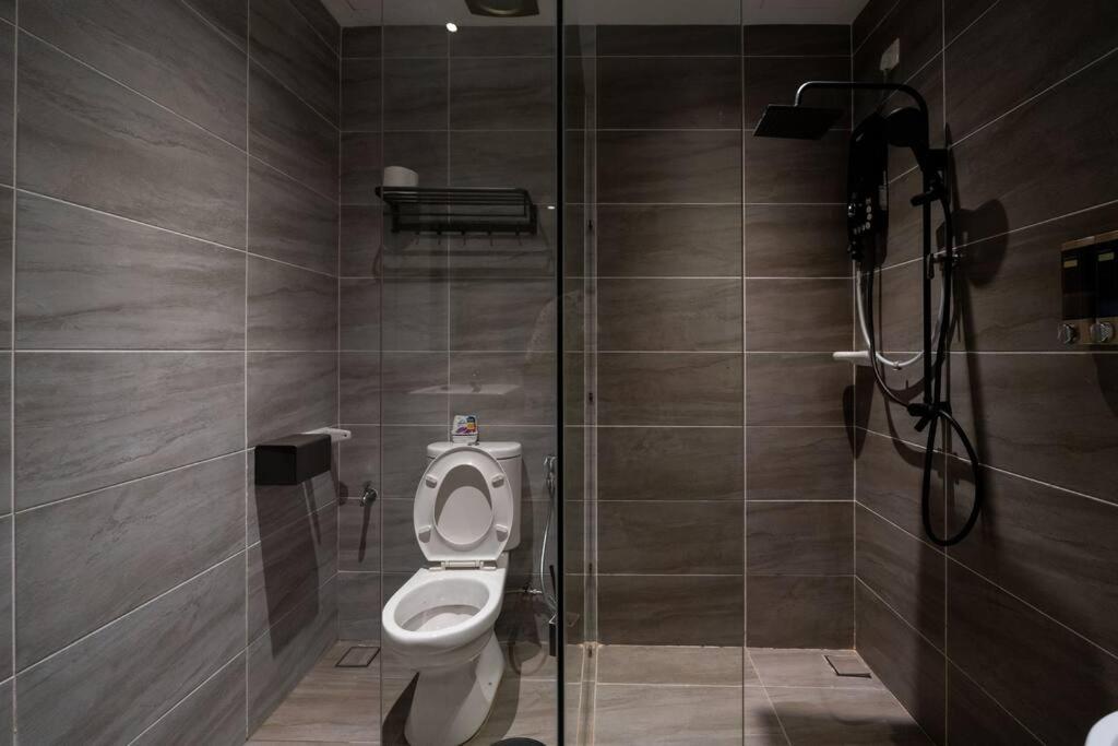 Romantic Homestay JB #Bathtub #Couple #Mood