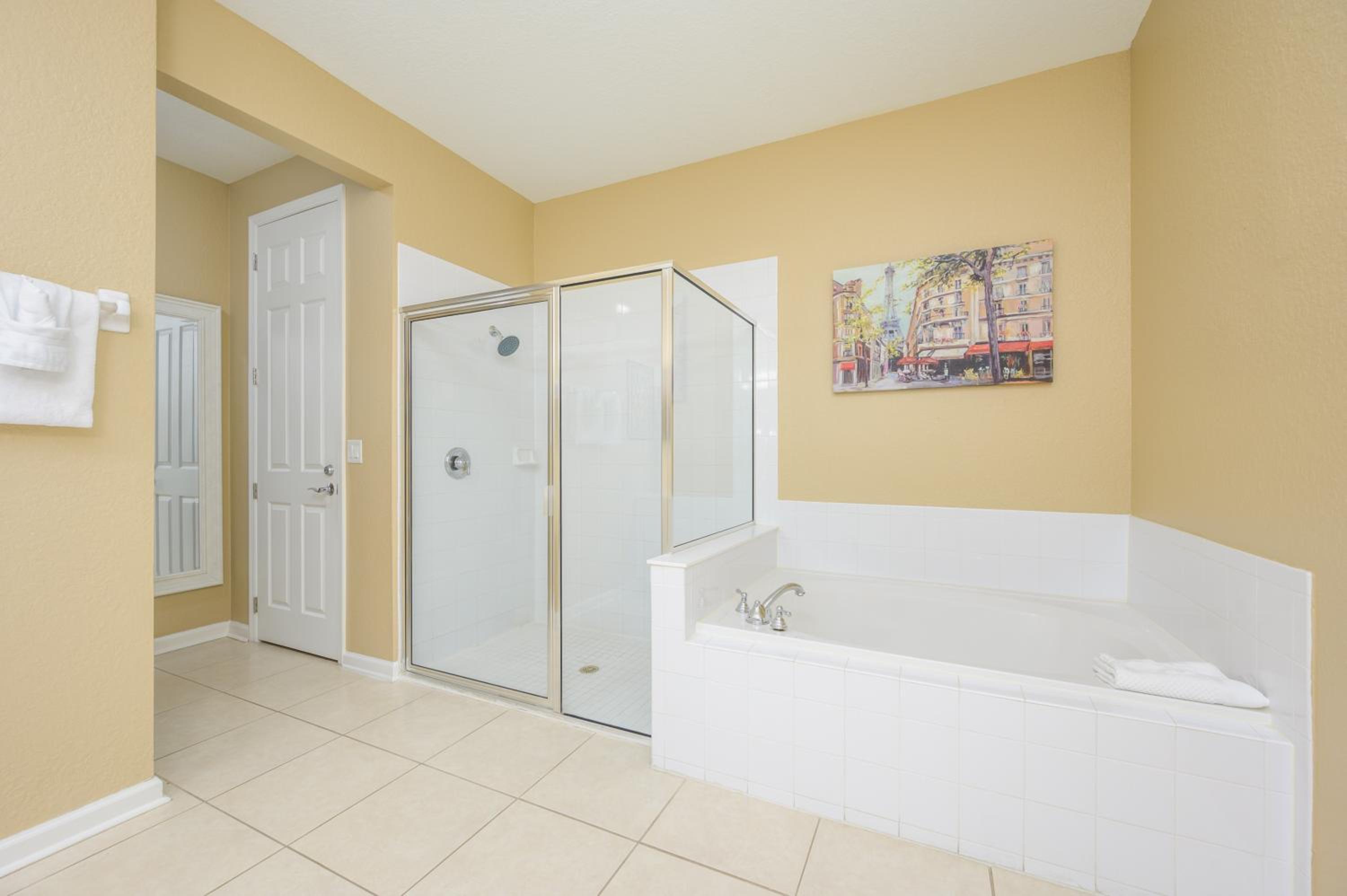 Premium Lake View Condo , Vista Cay - 1007