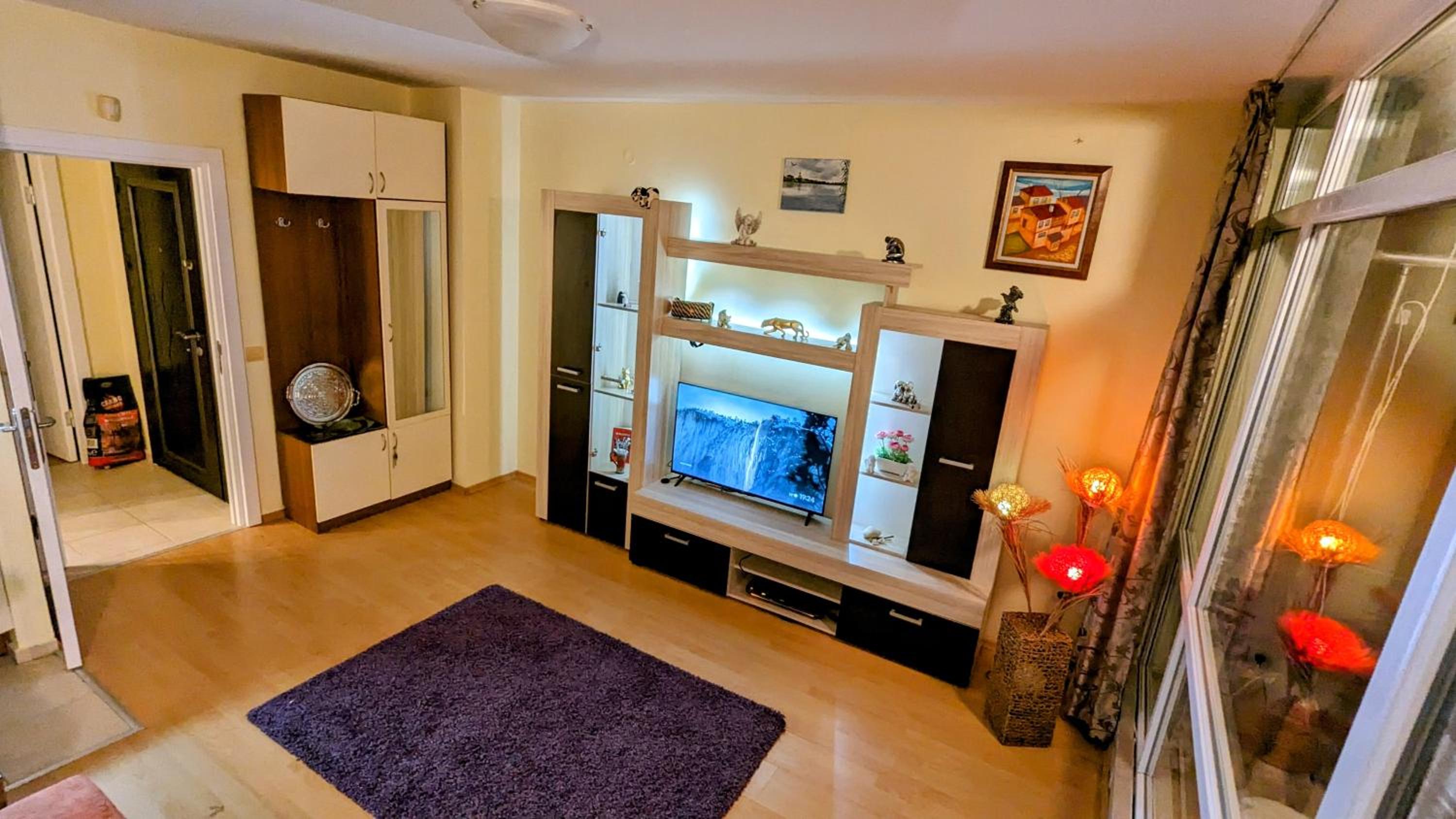 1 Bed Penthouse Sleeps 6 - Outdoor Pool - Garden