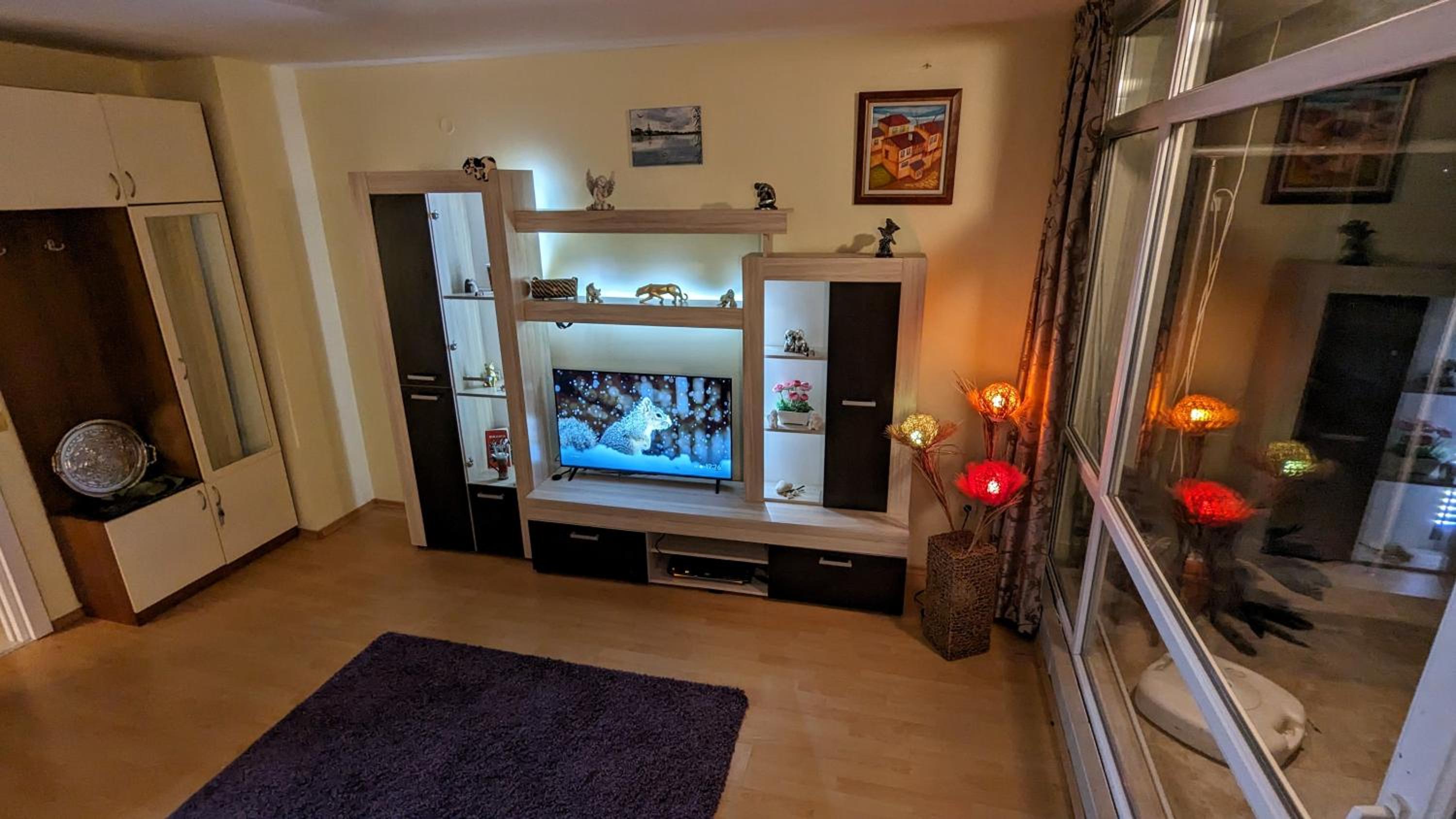 1 Bed Penthouse Sleeps 6 - Outdoor Pool - Garden