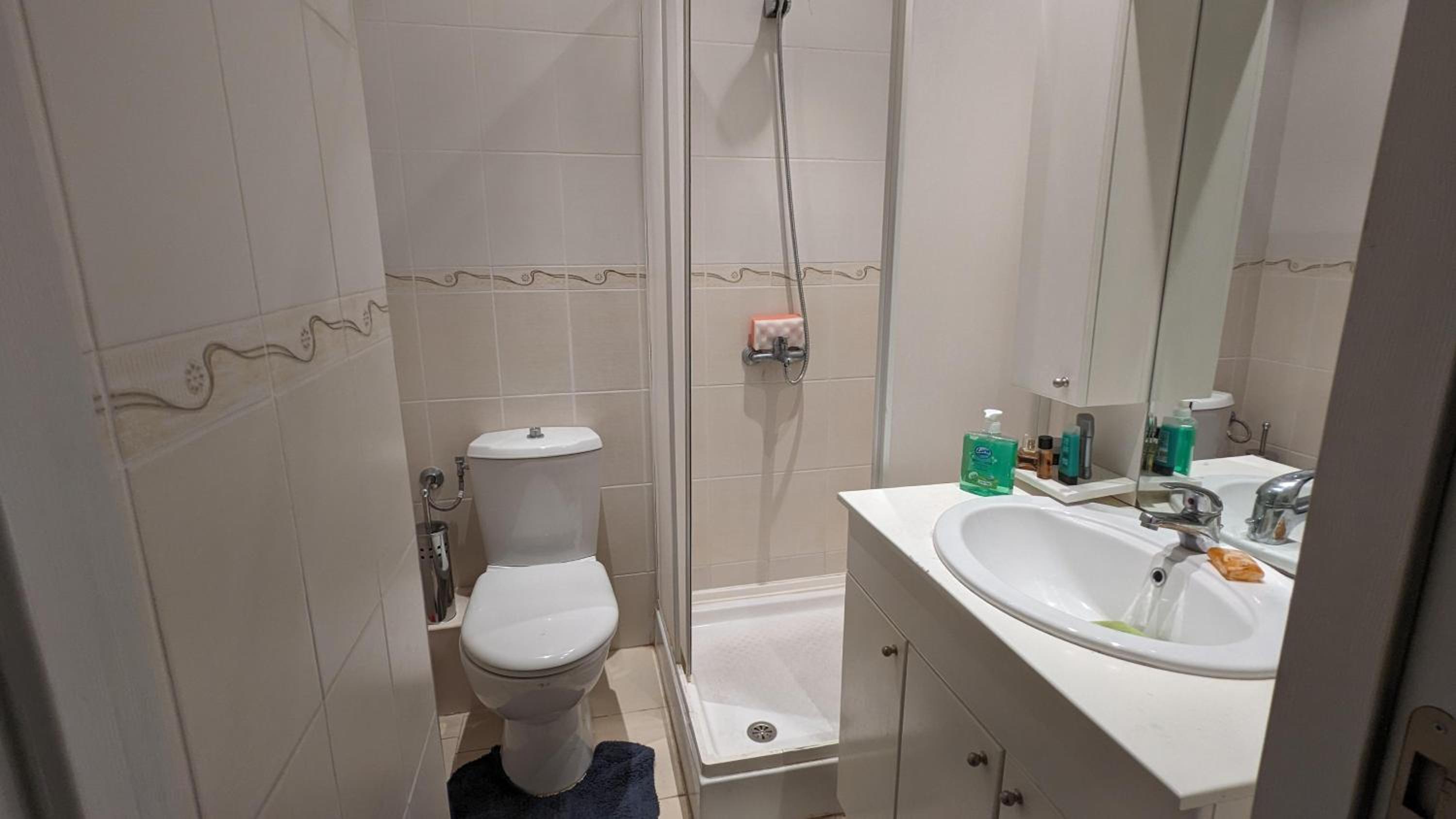 1 Bed Penthouse Sleeps 6 - Outdoor Pool - Garden