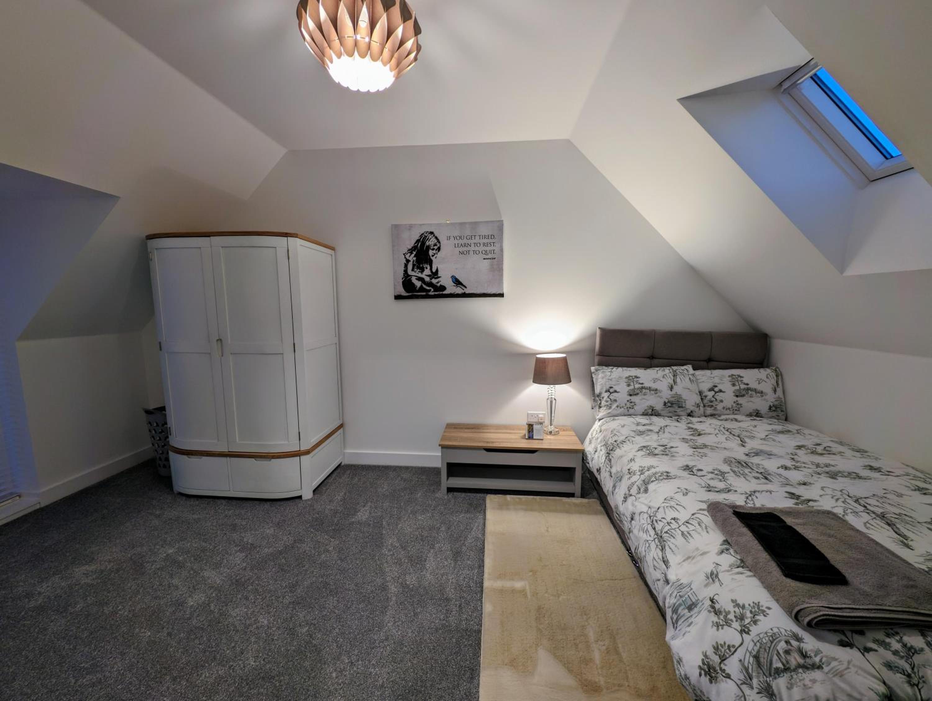 Modern 4 bed house in Newport home away from home view 4