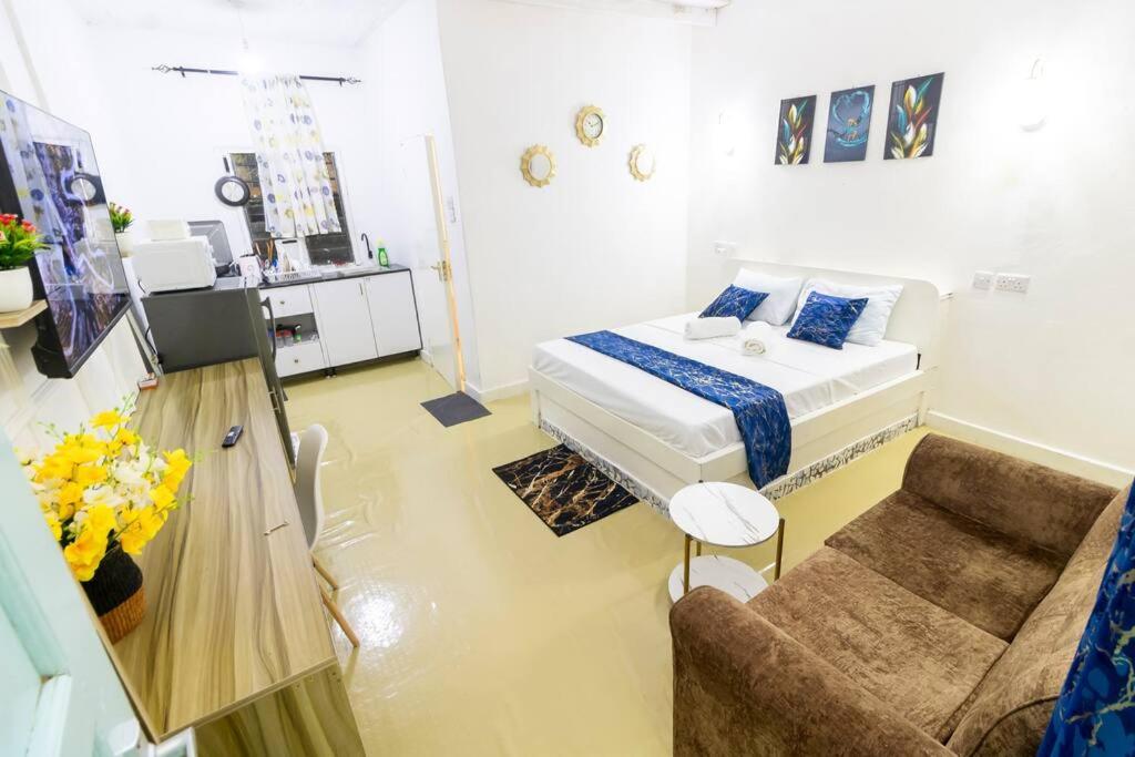 EUNICE'S CLASSY DIANI STUDIO view 5