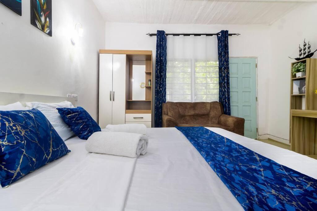 EUNICE'S CLASSY DIANI STUDIO view 3