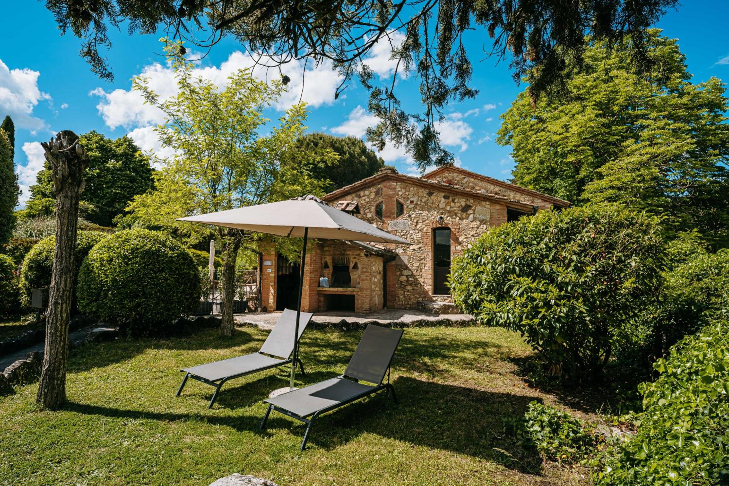 Borgo Il Poggiaccio Residenza Turistico Alberghiera view 2