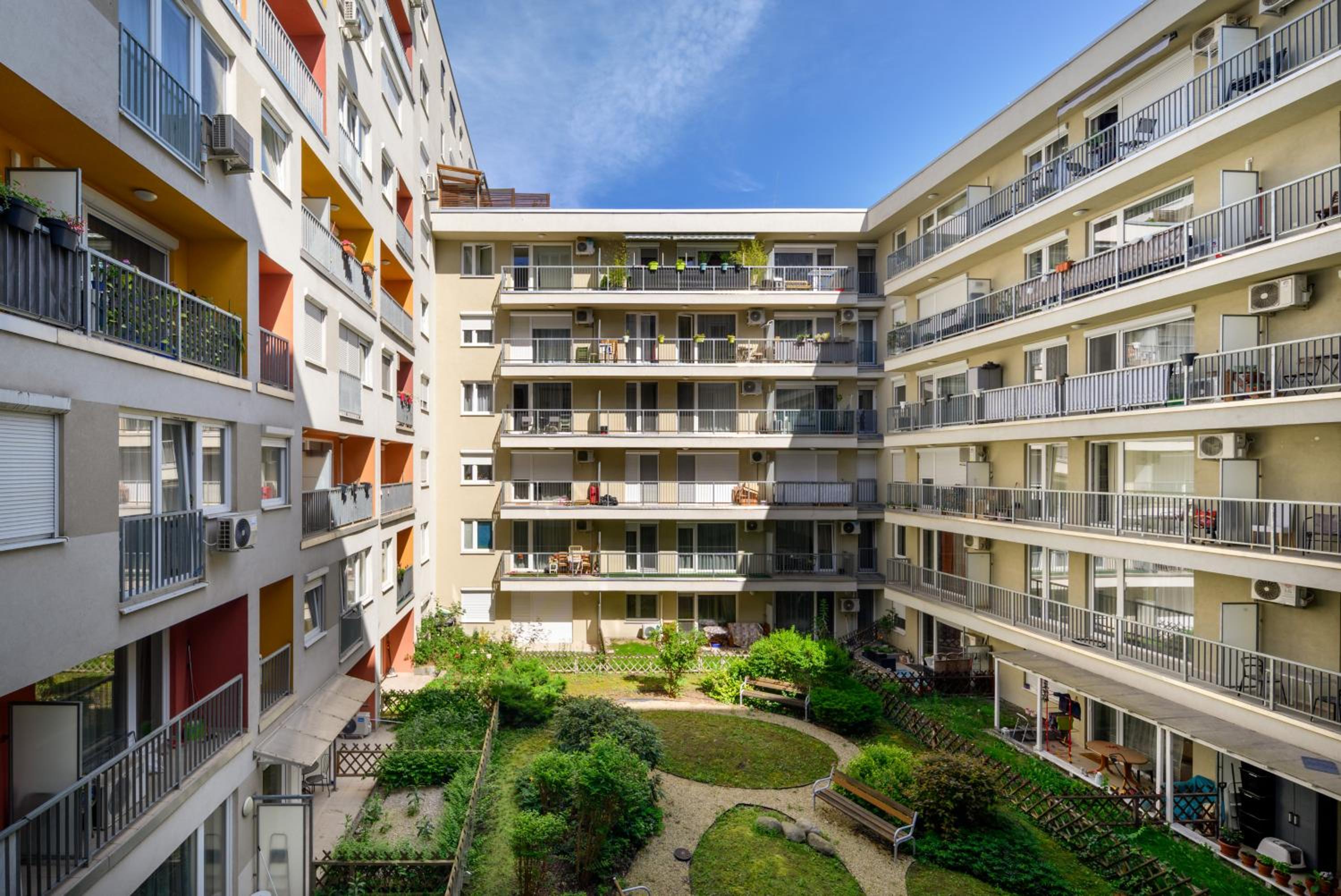 Call it HOME - With free parking view 3