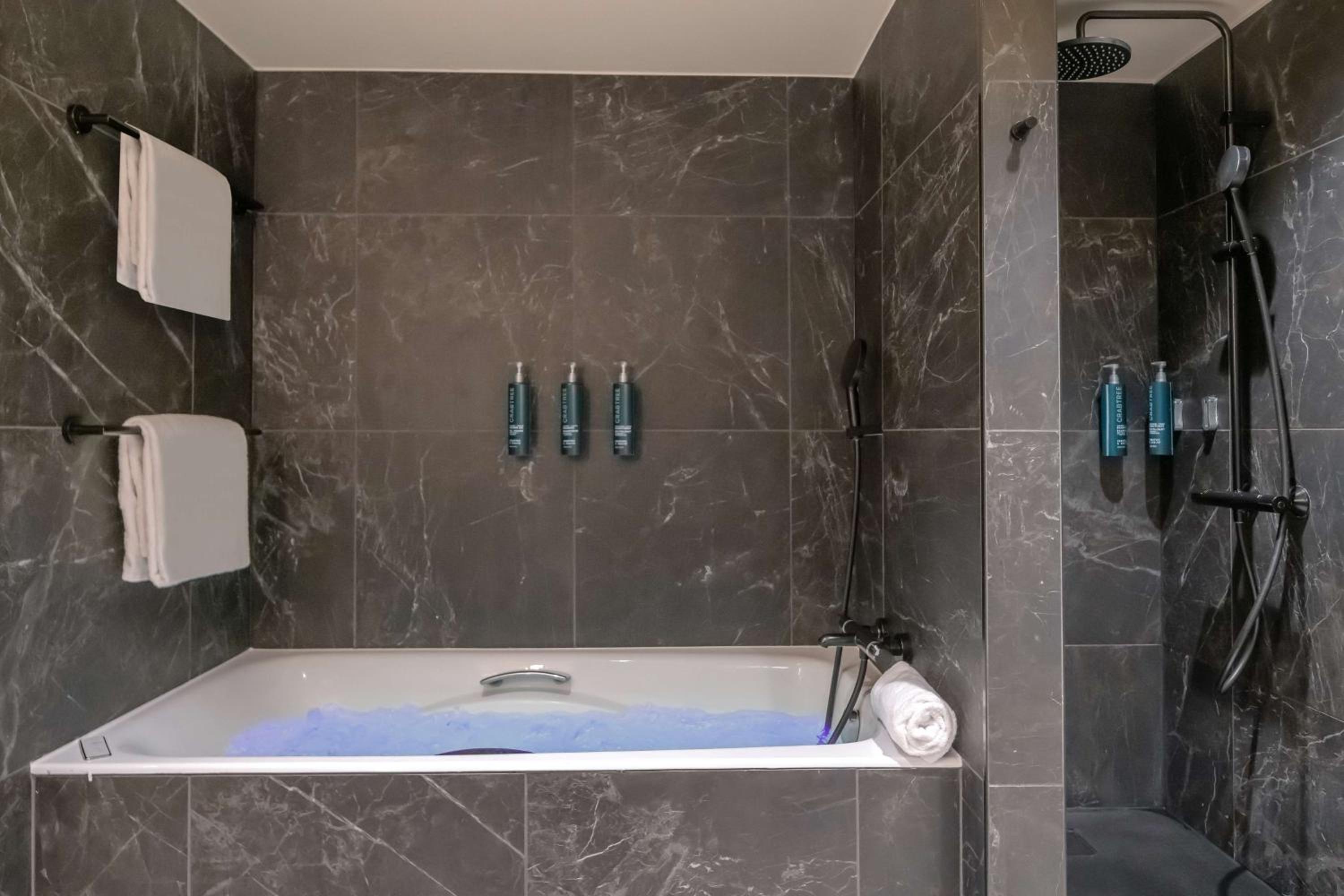 Puteaux Vacations - Hilton Paris La Defense - Property Image 11