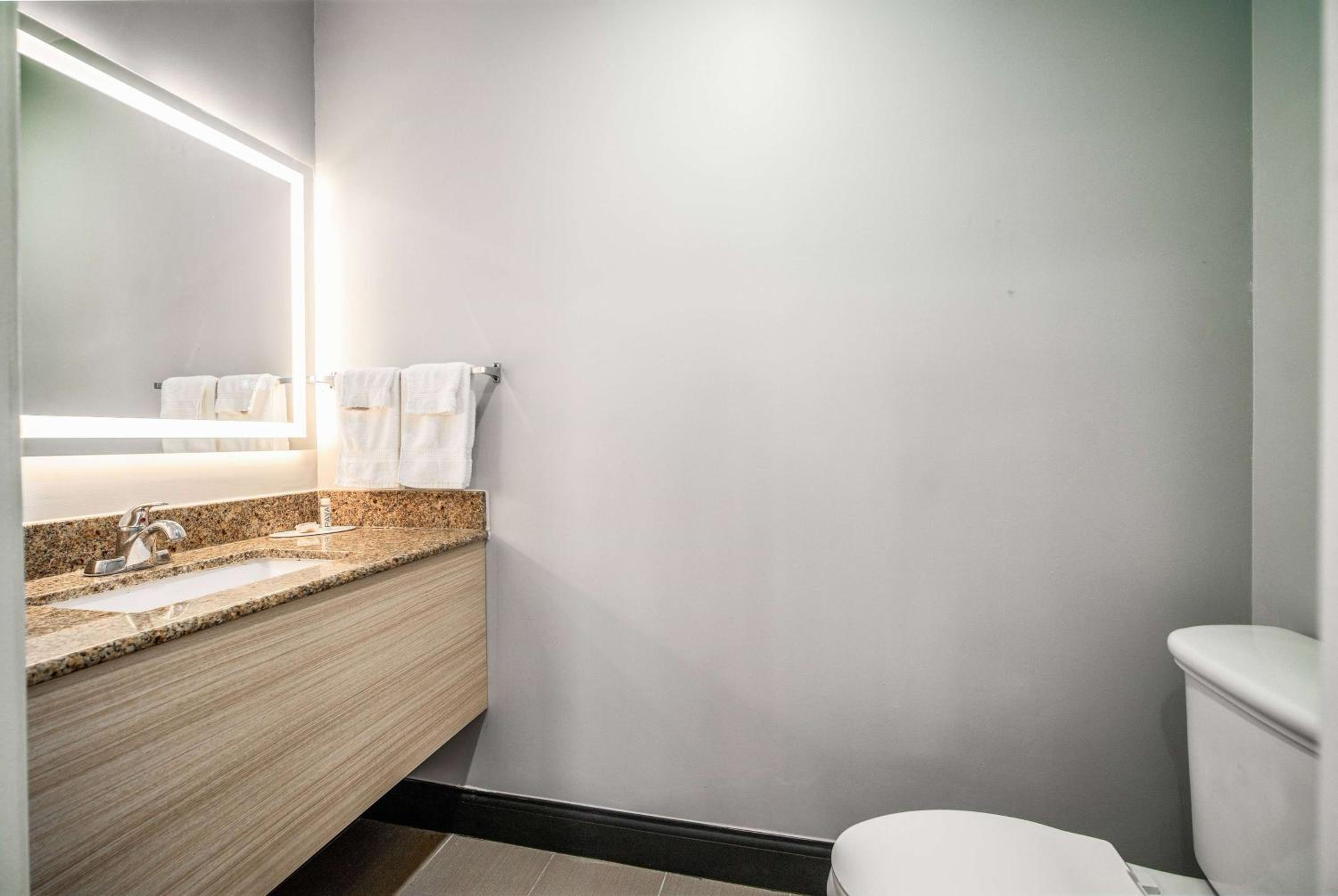 Travelodge Inn & Suites by Wyndham Bell Los Angeles Area