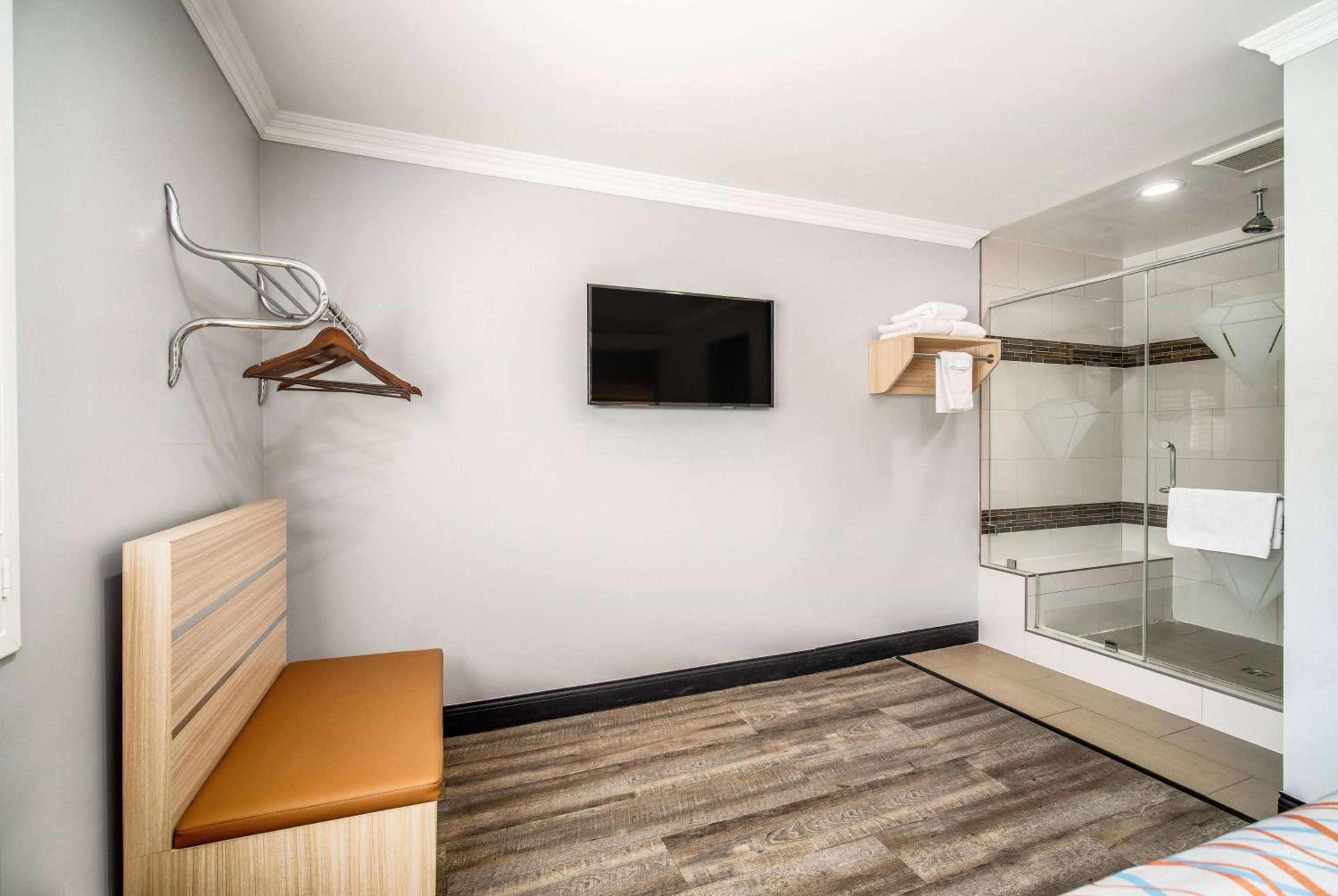 Travelodge Inn & Suites by Wyndham Bell Los Angeles Area