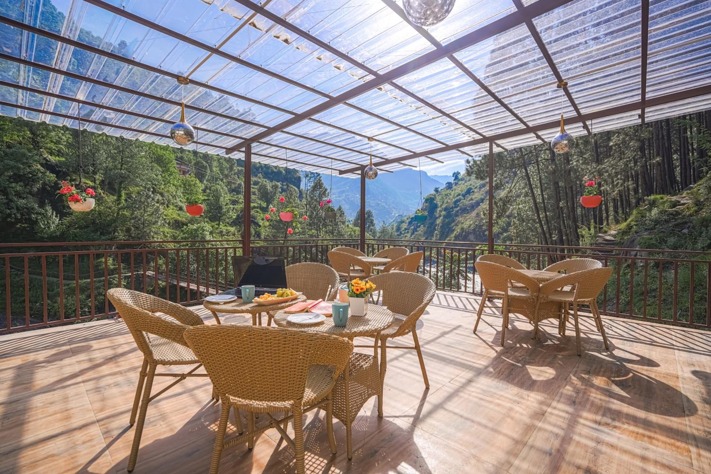 SaffronStays Tirthan Twins- Riverside Villa & Bonfire view 4