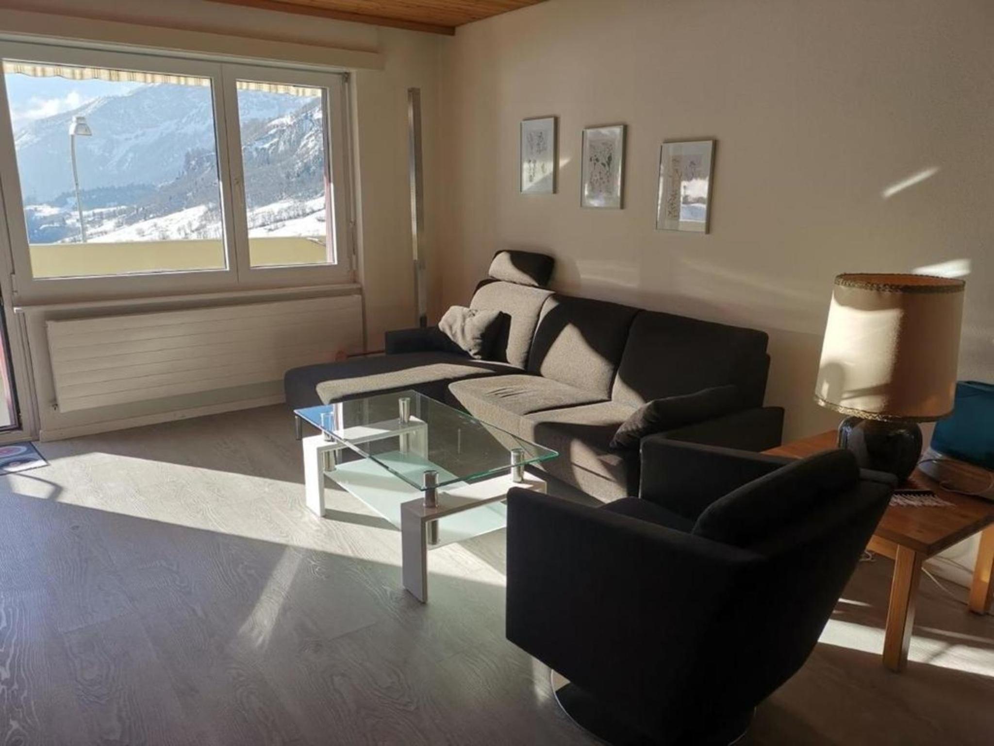 2 12 Zimmer Familienwohnung