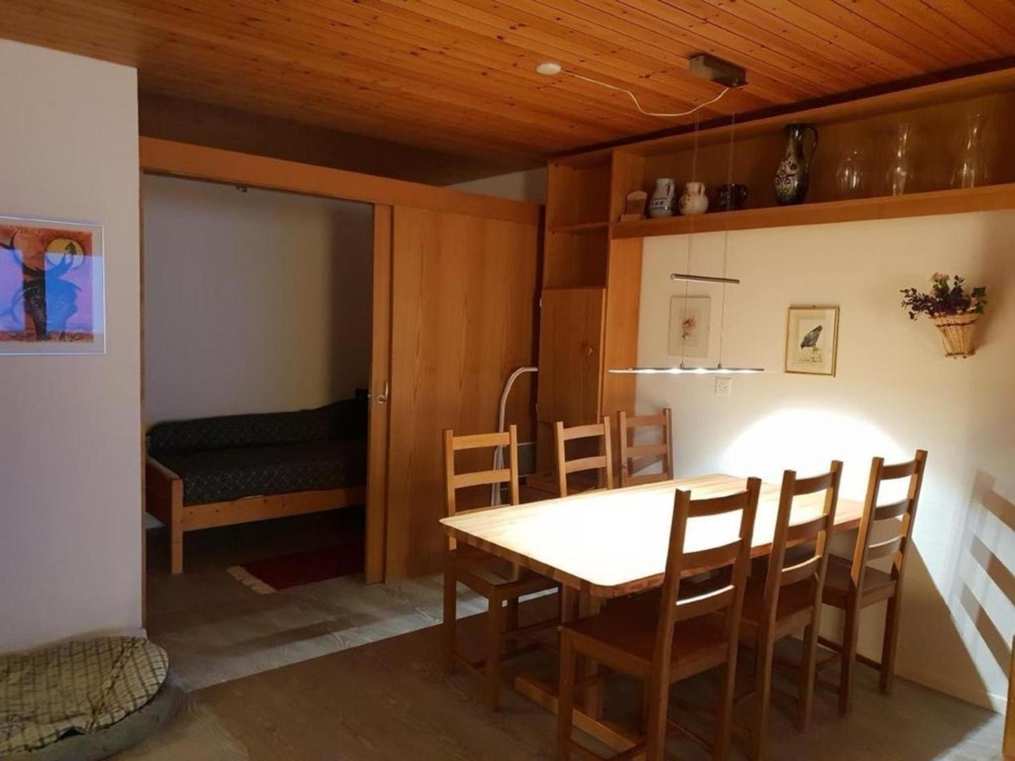 2 12 Zimmer Familienwohnung