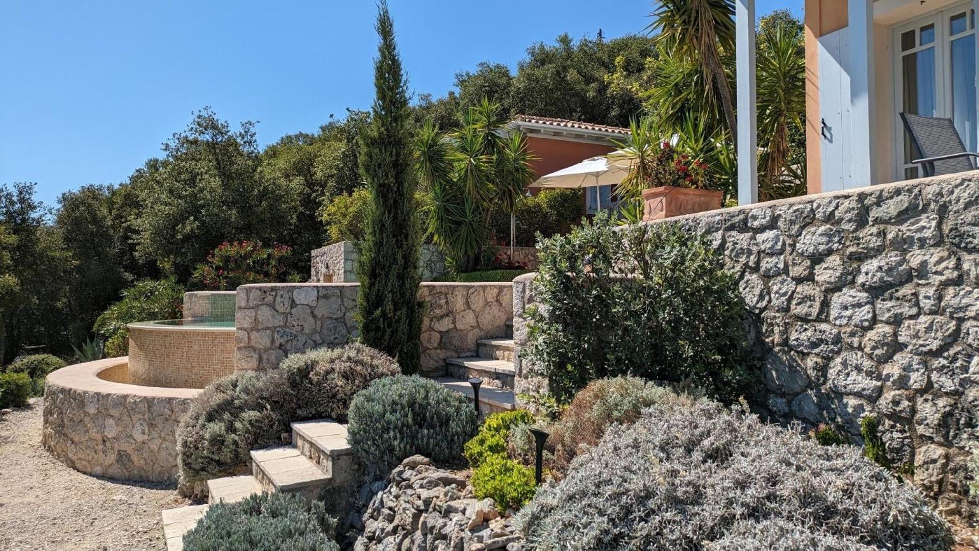 Die Drei Grazien, luxuriöse Villa mit eigenem Pool view 3