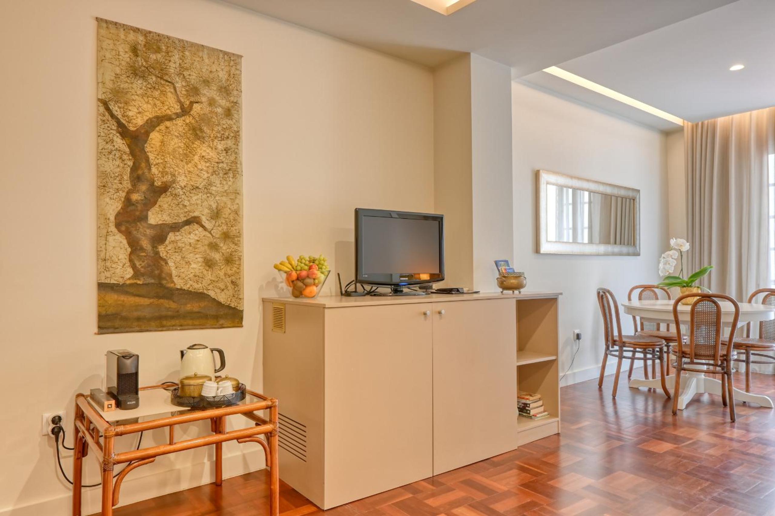 Colombo Square, a Home in Madeira view 3