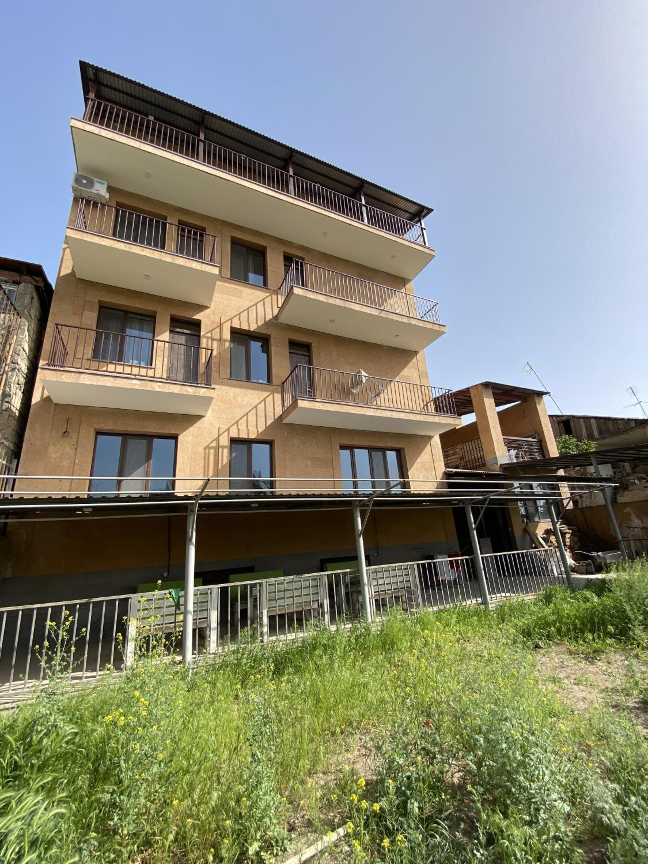 Kenut Hostel