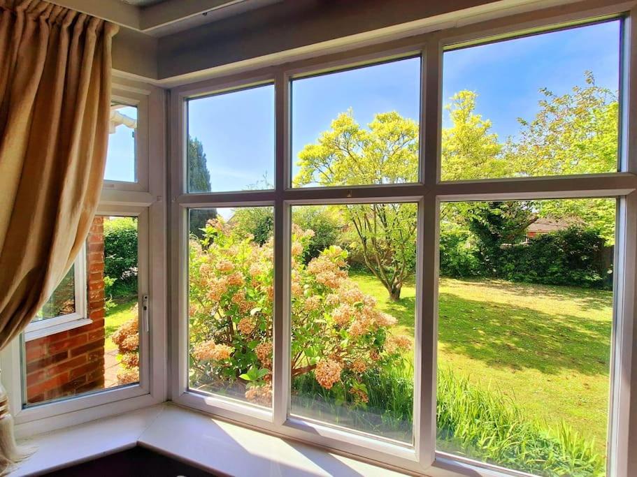 Spacious & Dog Friendly Cozy Home by Norfolk Coast view 3