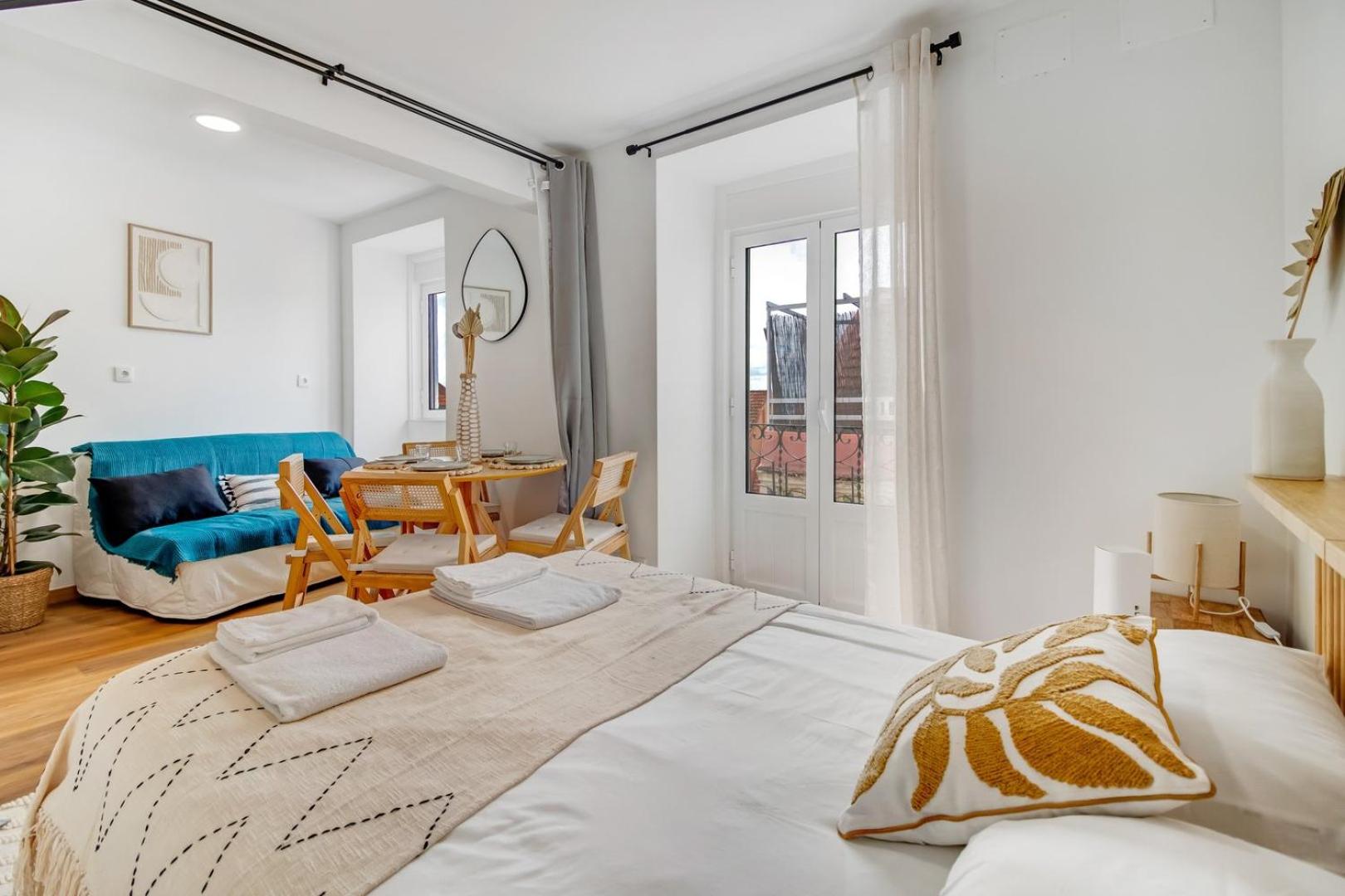 Cosy 1BR tejo view w AC | By Airnest view 2