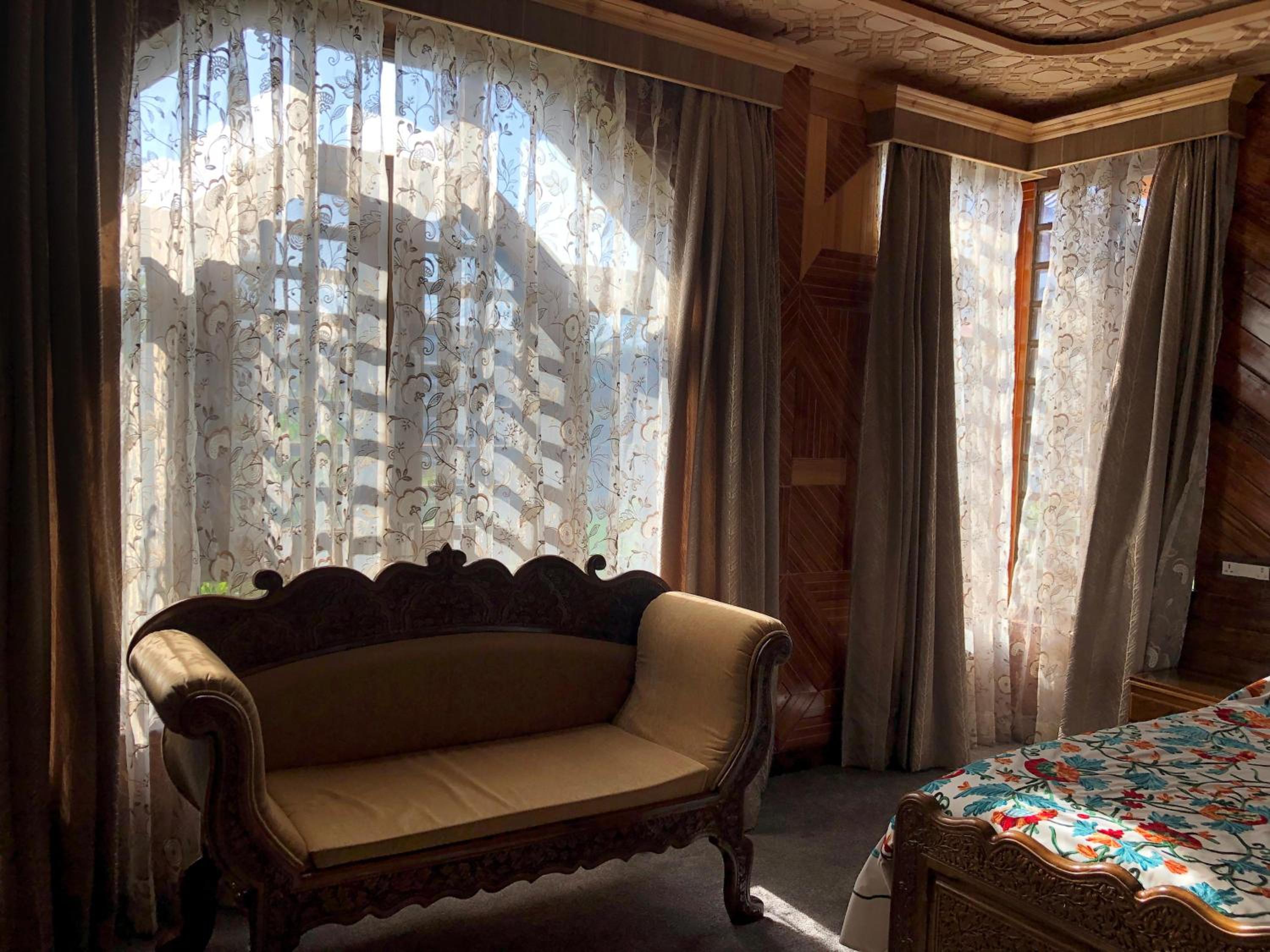Kashmir Aikyam House