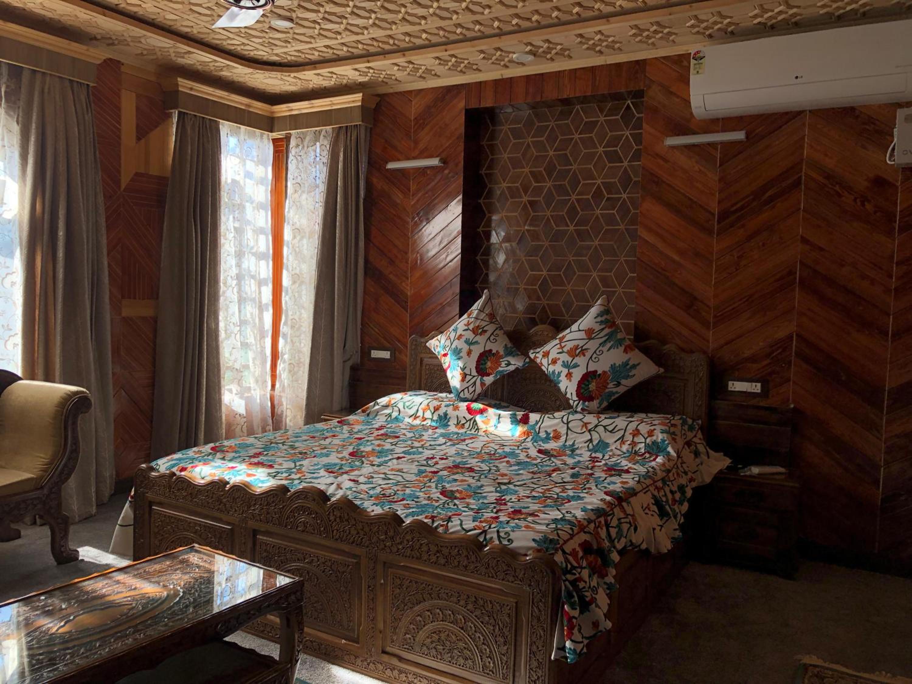 Kashmir Aikyam House