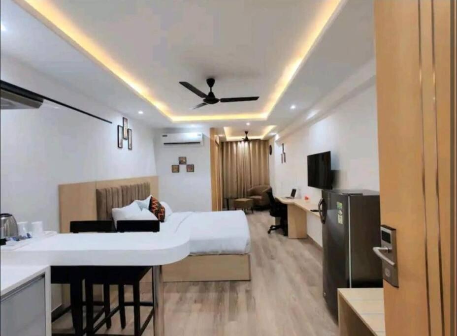hotel room