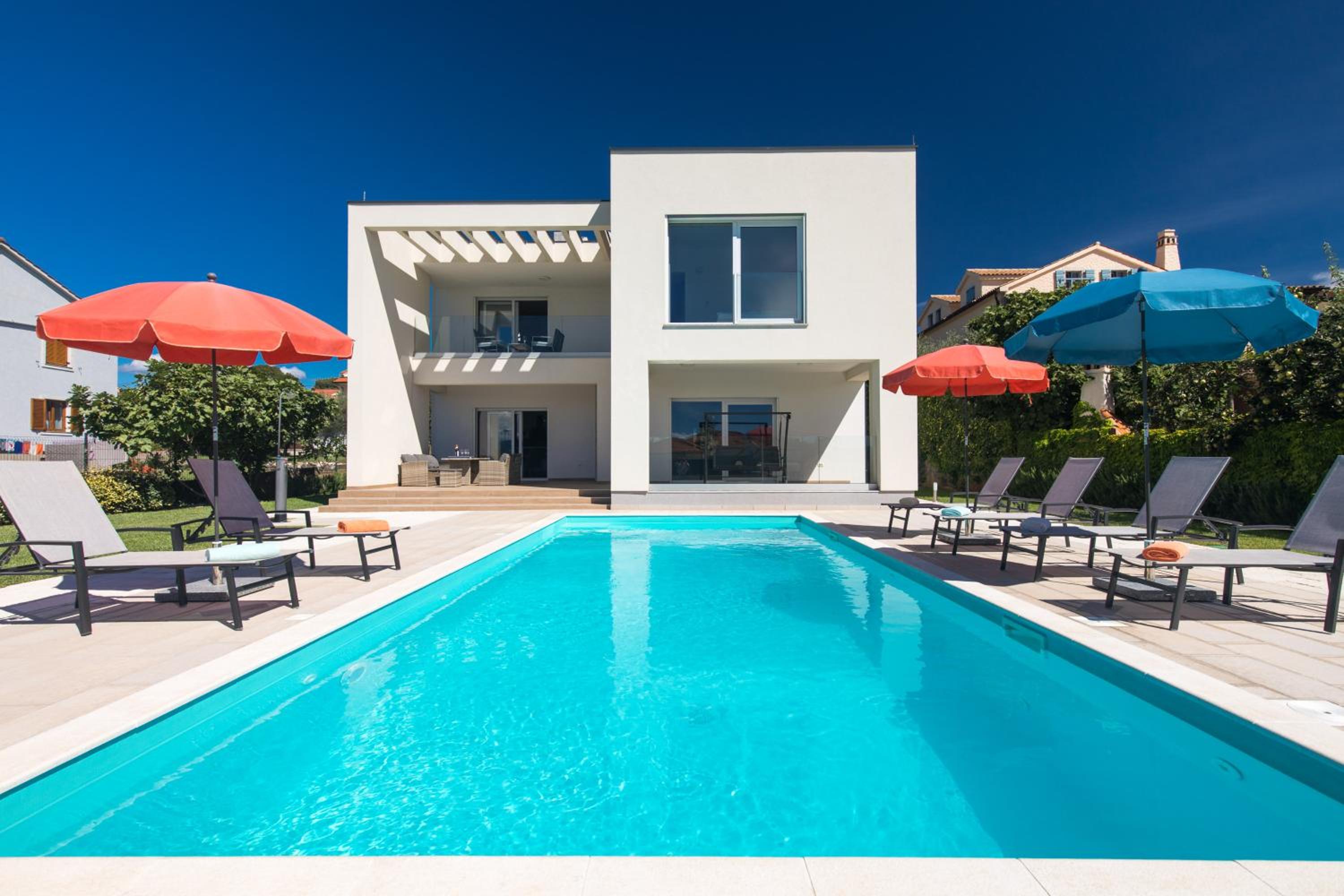 Villa with pool and view view 2