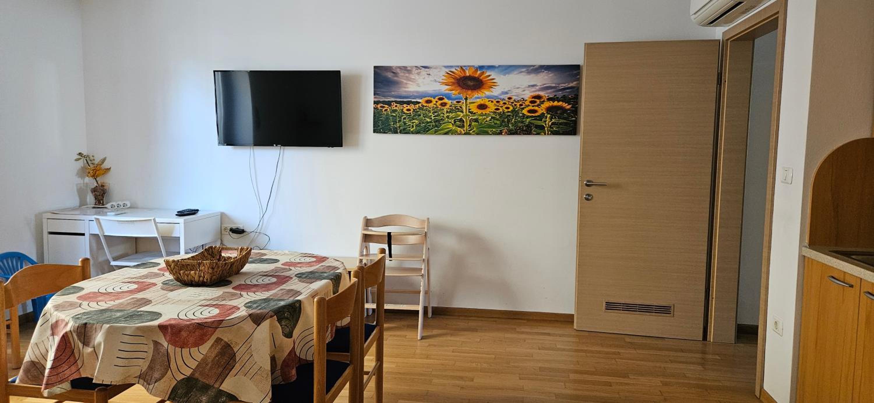 Apartments with parking place Laguna Svetilnik beach view 4
