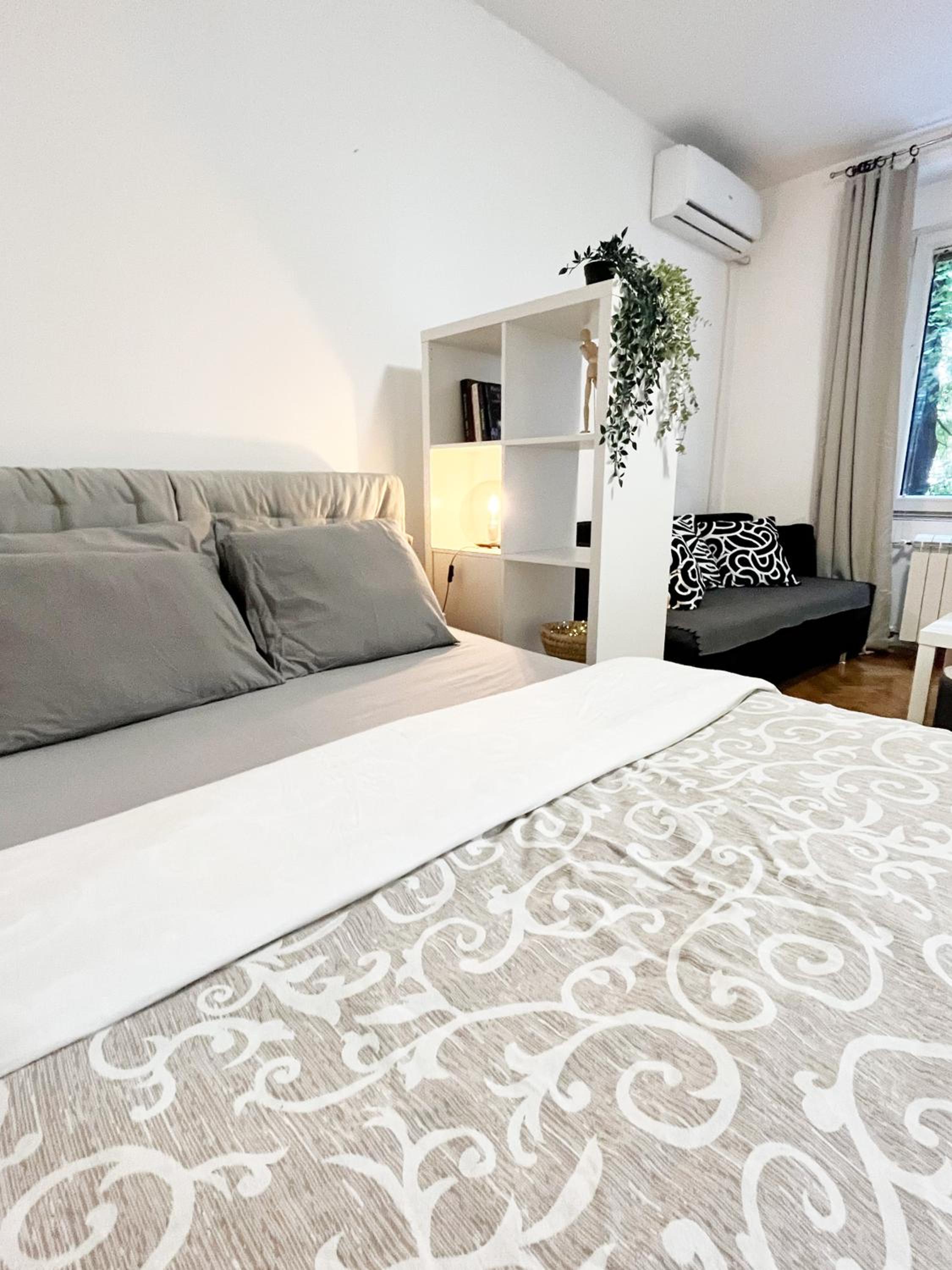 Fully Equipped - Cozy & Convenient City Apartment view 2